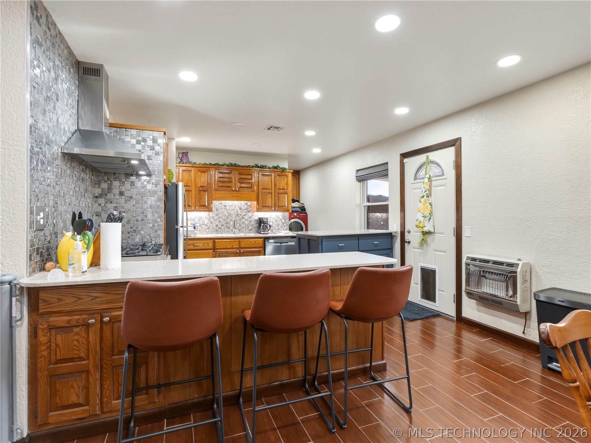 120 Oakwood Property Photo 8