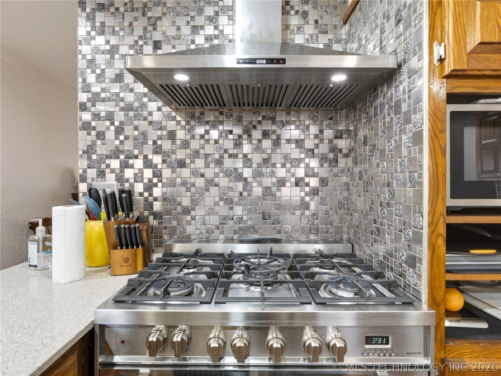 120 Oakwood Property Photo 10