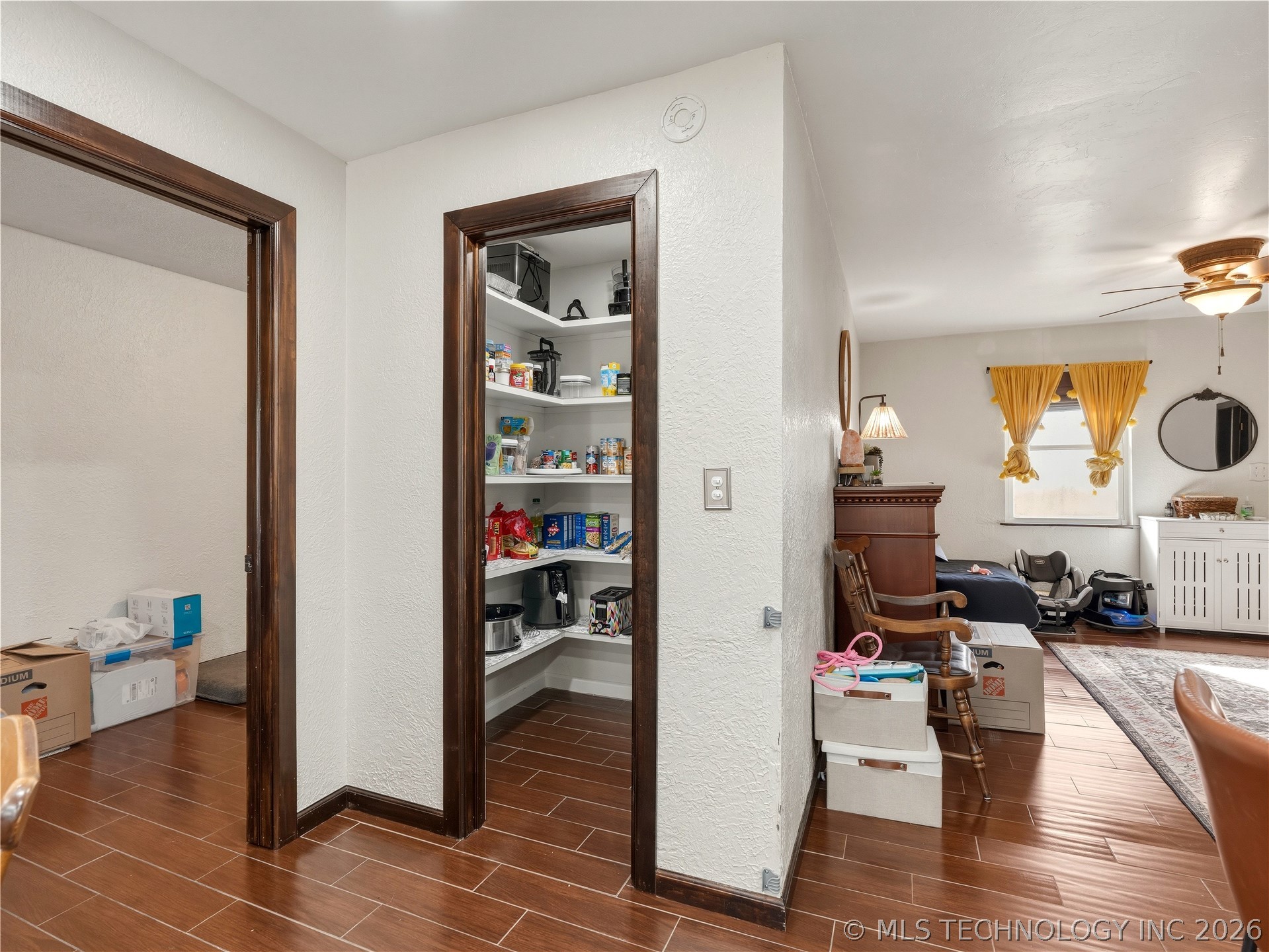 120 Oakwood Property Photo 18