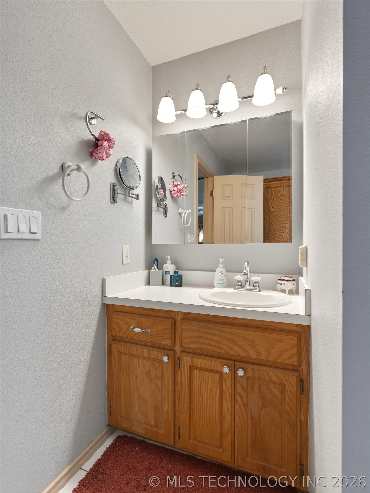 120 Oakwood Property Photo 25