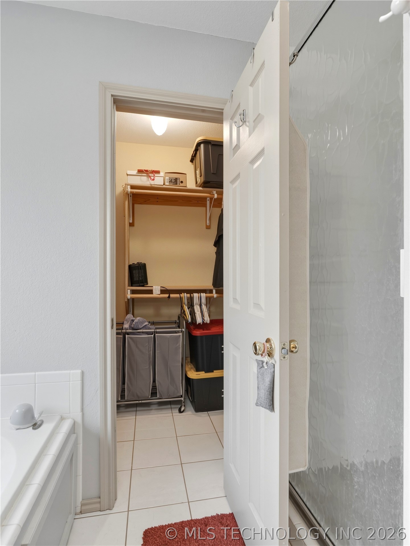 120 Oakwood Property Photo 27