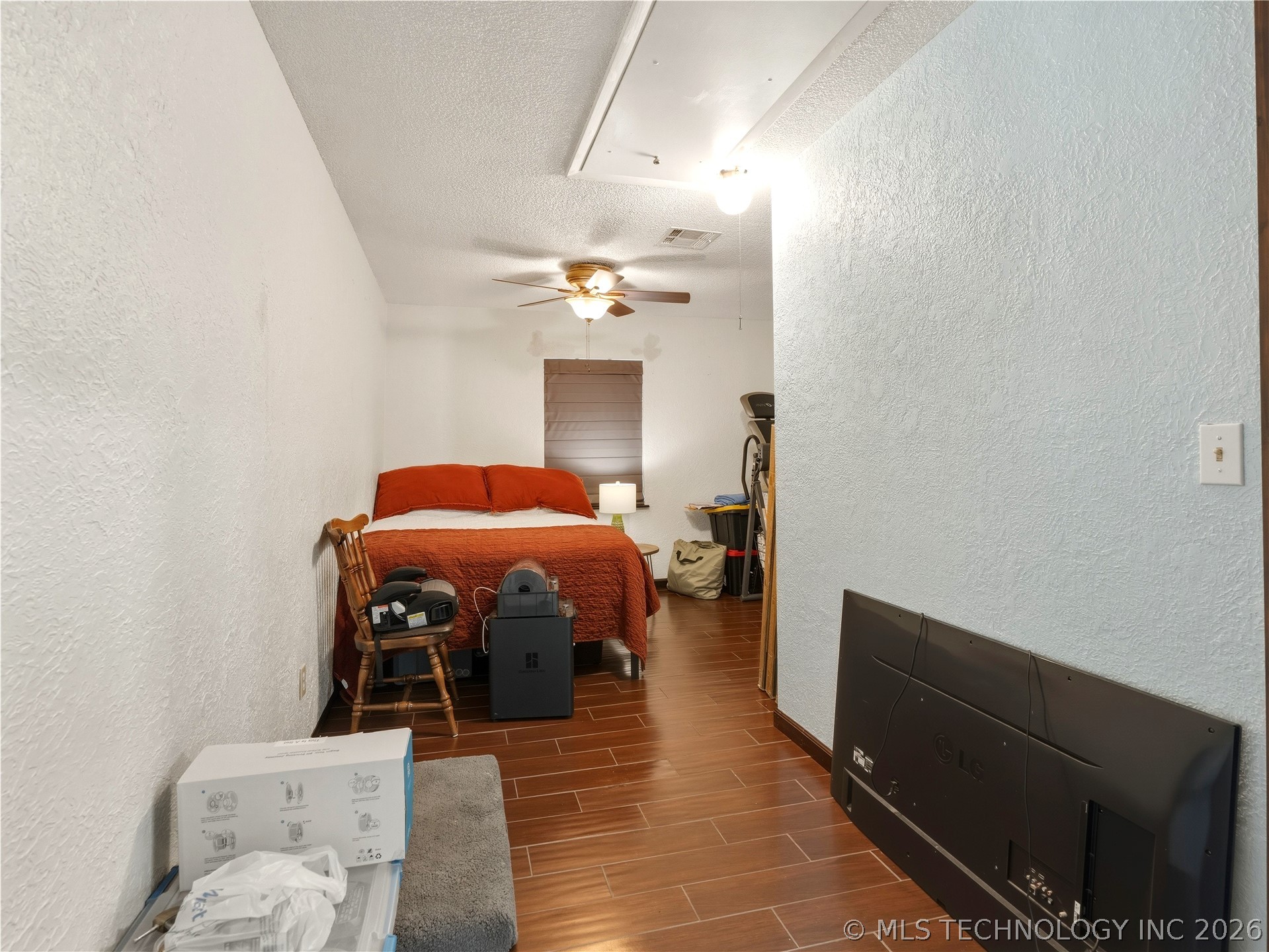 120 Oakwood Property Photo 28