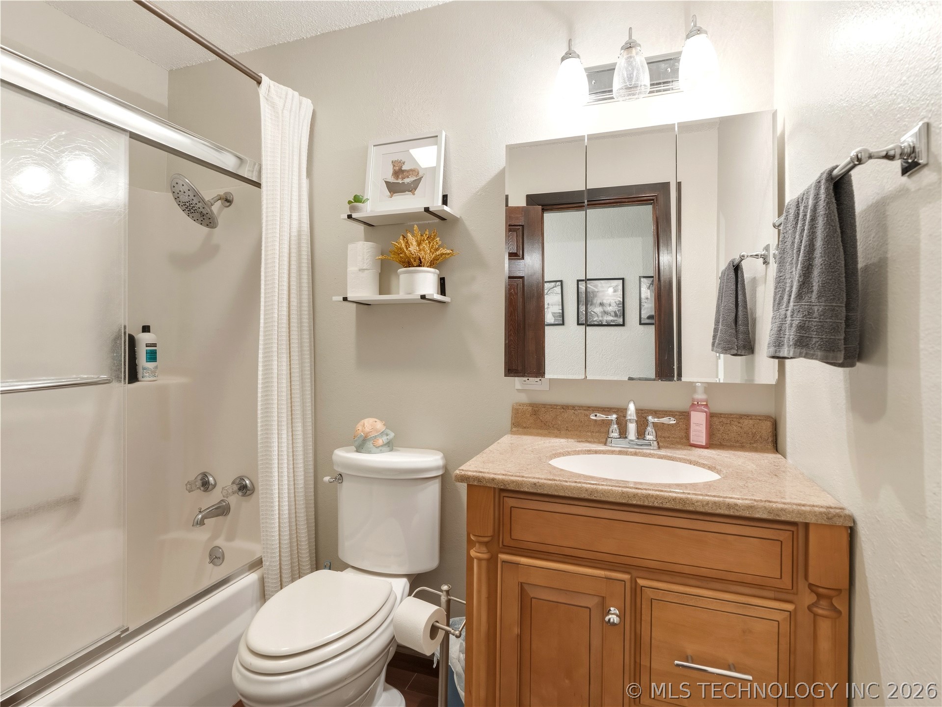 120 Oakwood Property Photo 33