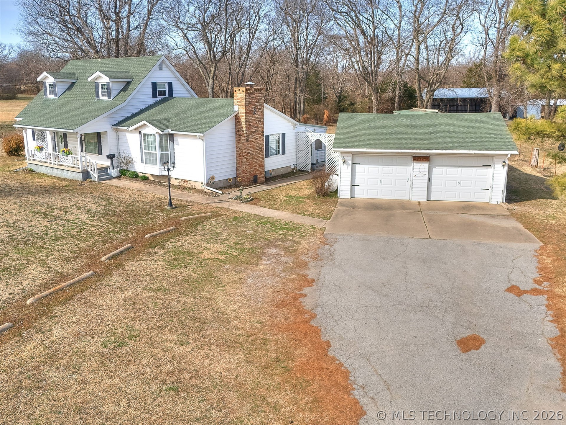 10616 N 20th West Avenue Property Photo 3