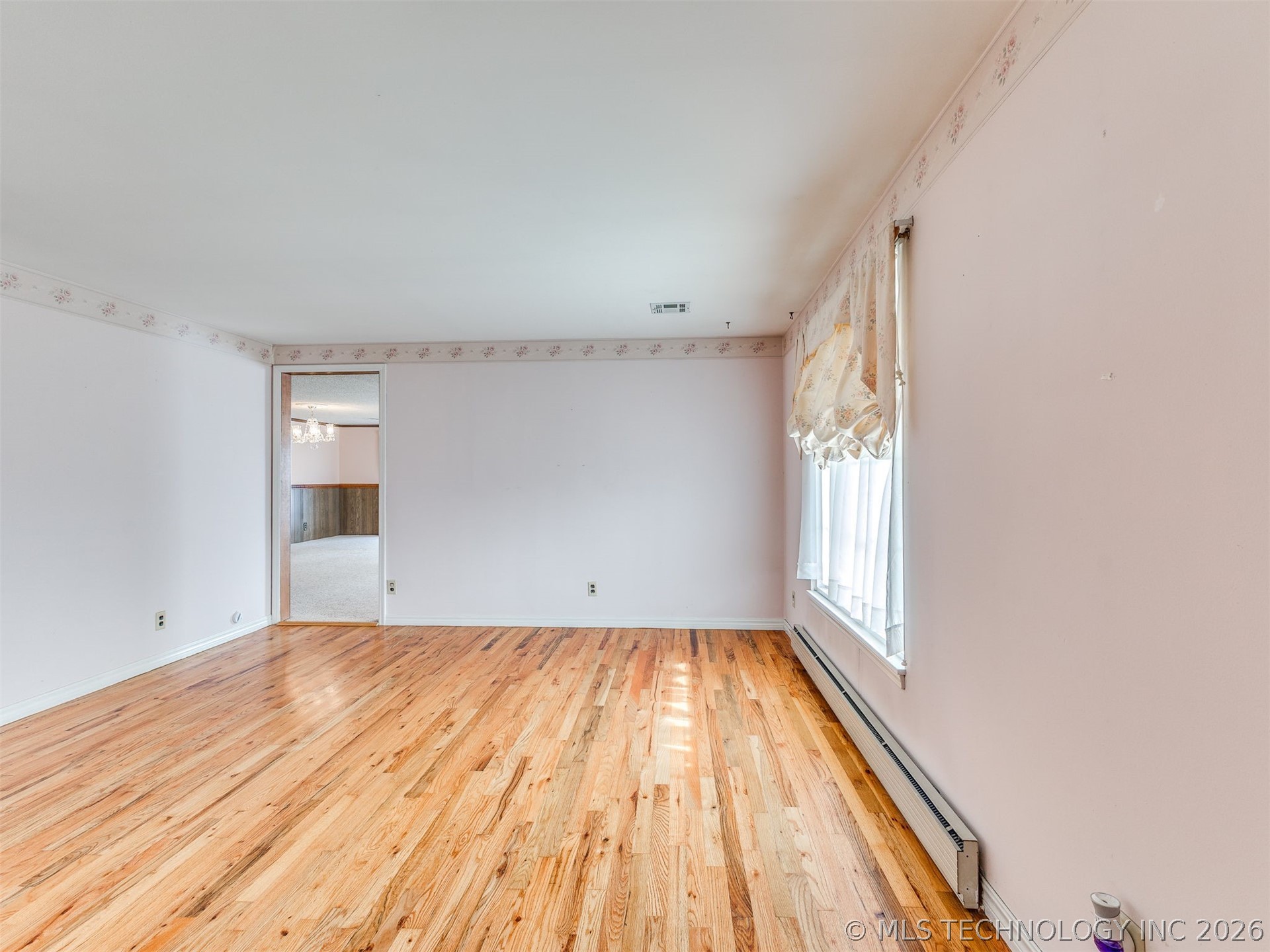 10616 N 20th West Avenue Property Photo 8