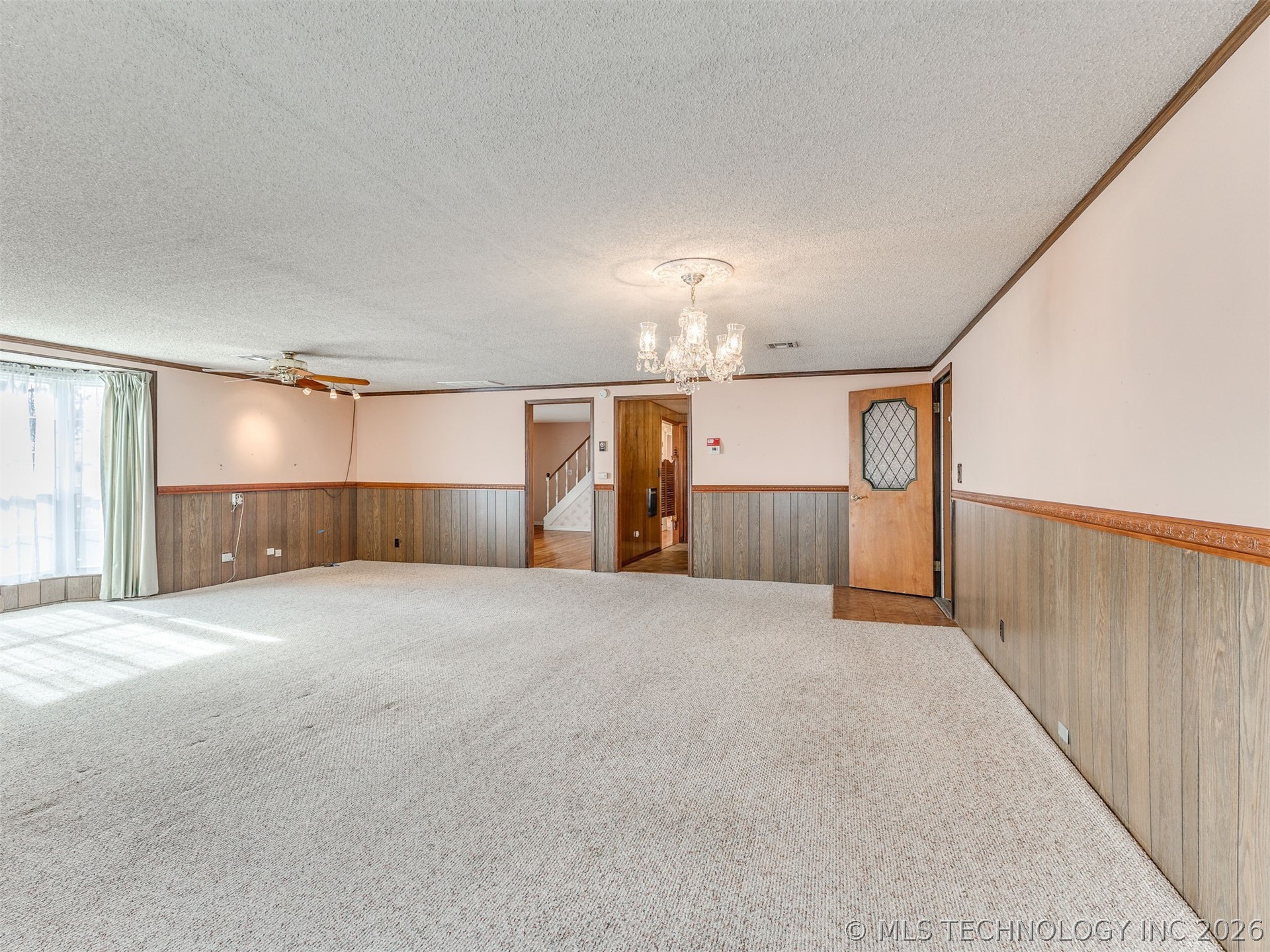 10616 N 20th West Avenue Property Photo 12