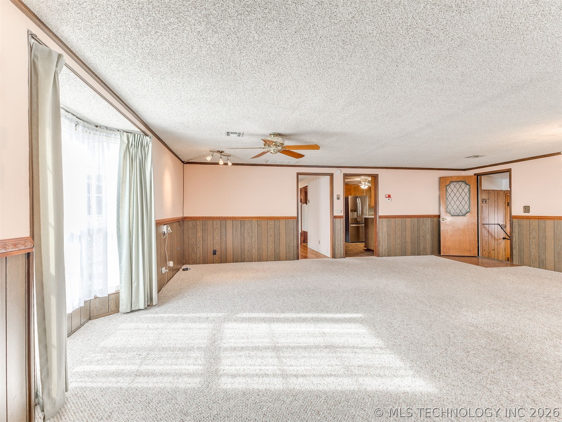 10616 N 20th West Avenue Property Photo 13