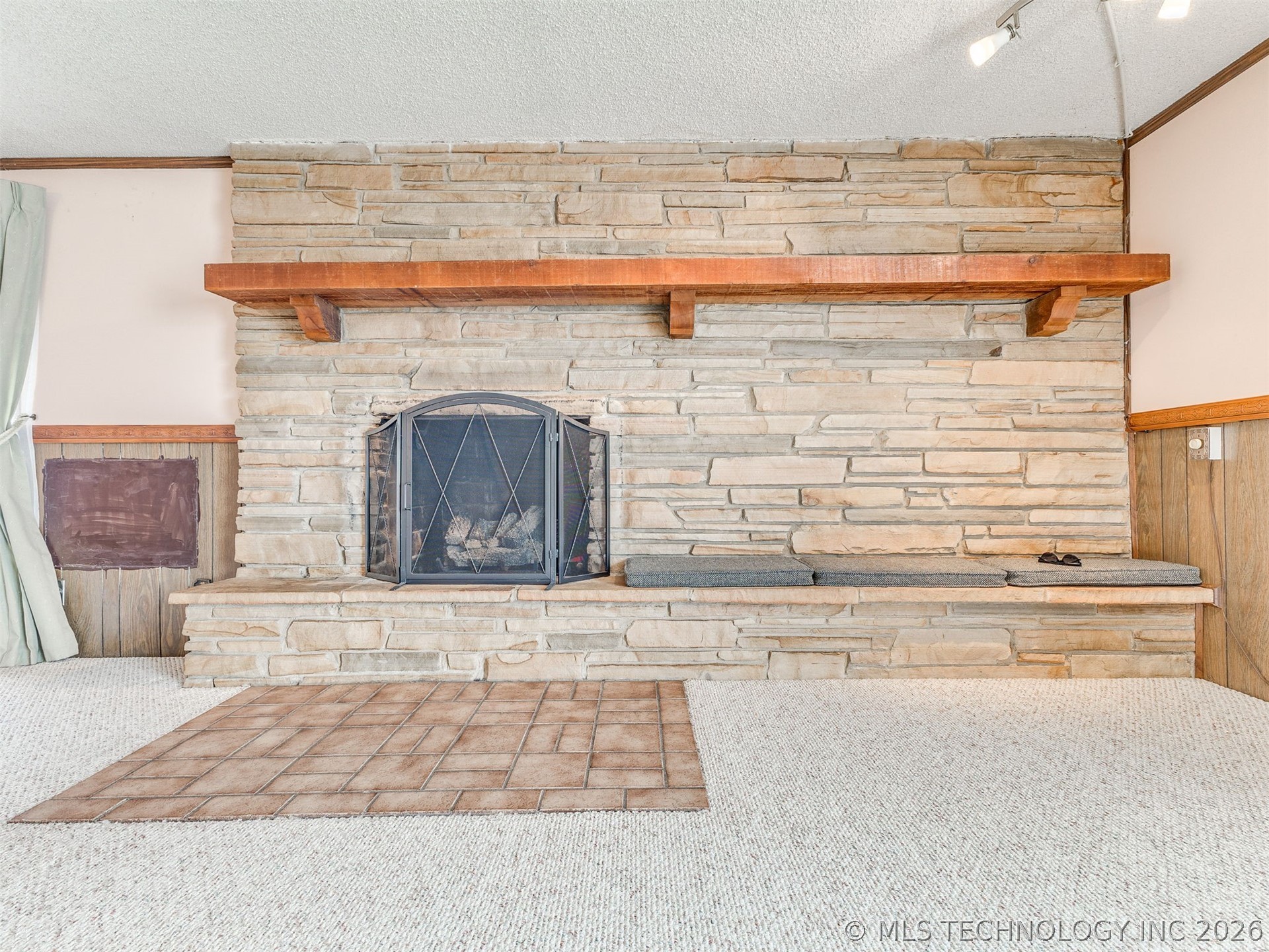 10616 N 20th West Avenue Property Photo 14