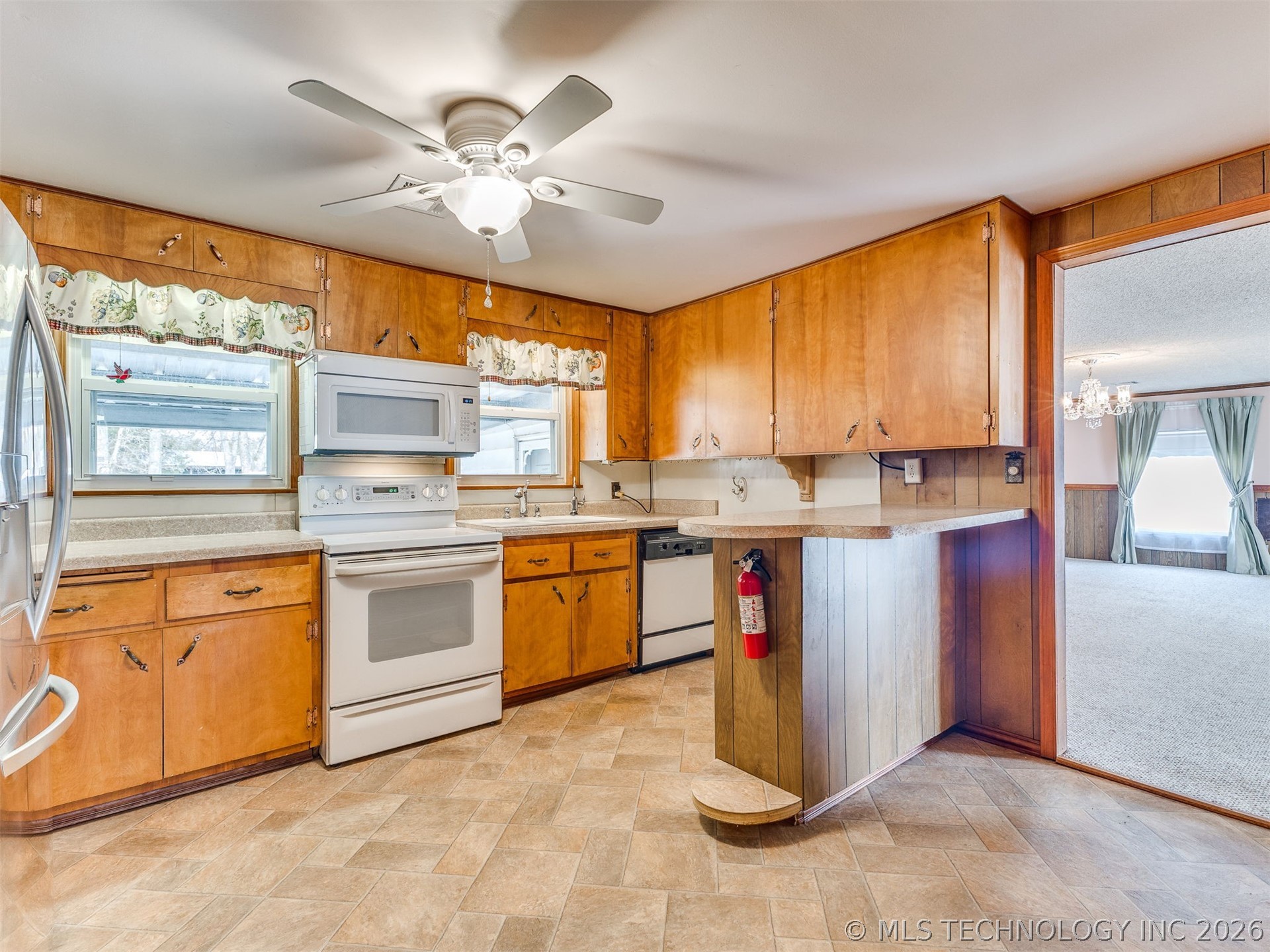 10616 N 20th West Avenue Property Photo 18