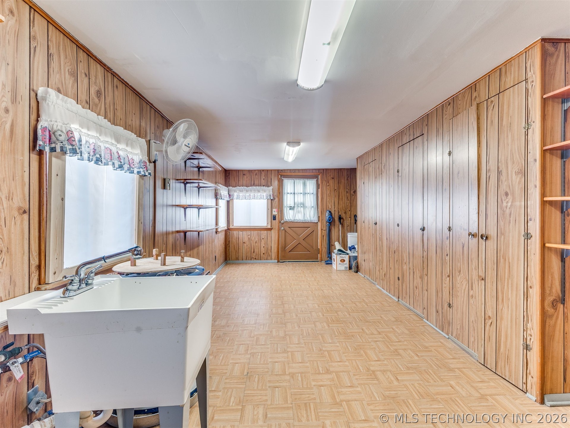10616 N 20th West Avenue Property Photo 30