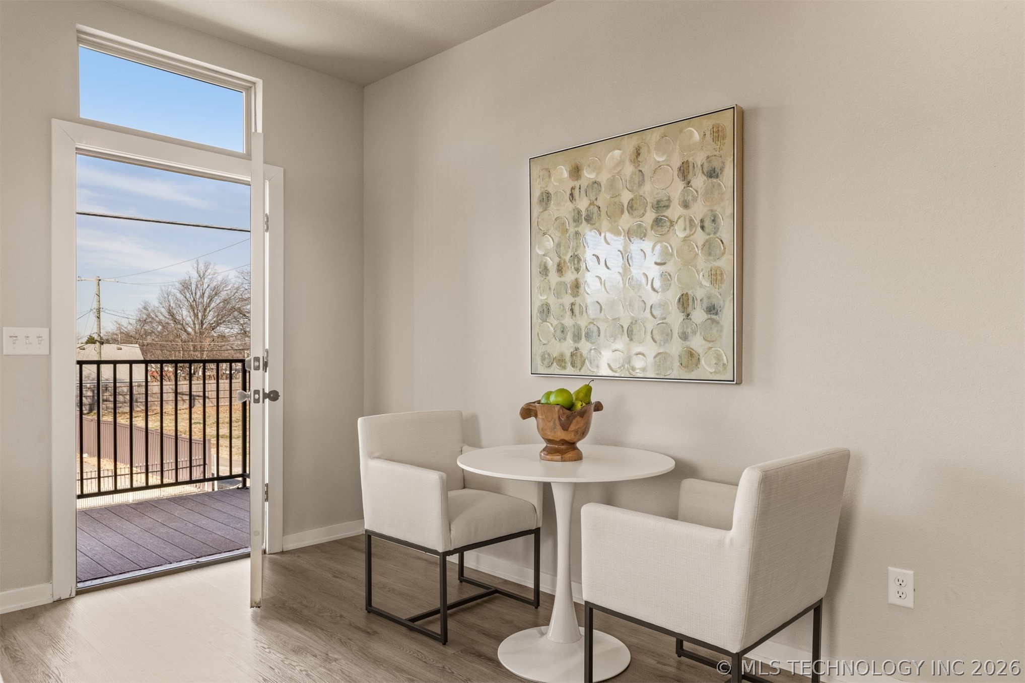 121 S Cedar Avenue Property Photo 7