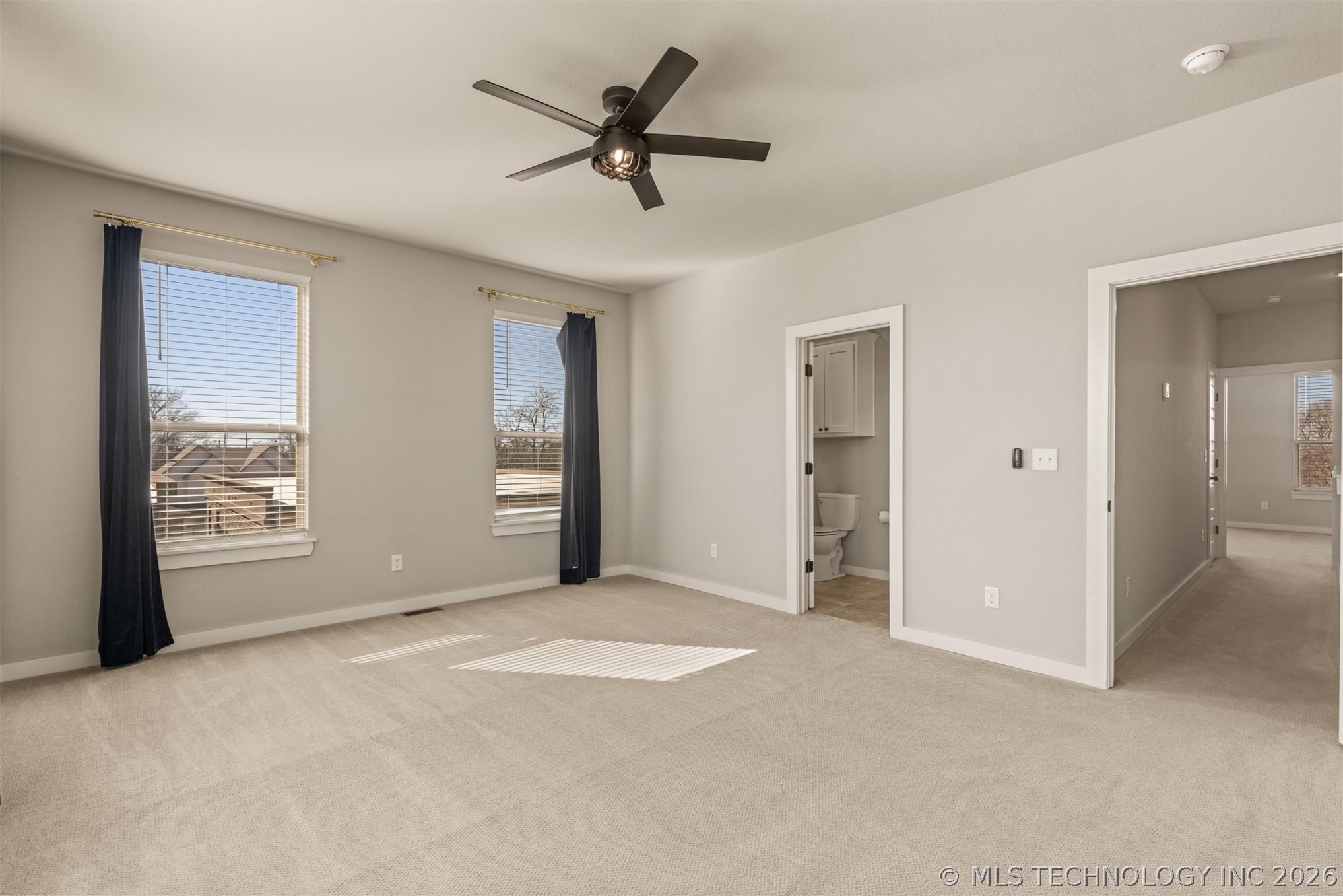 121 S Cedar Avenue Property Photo 17