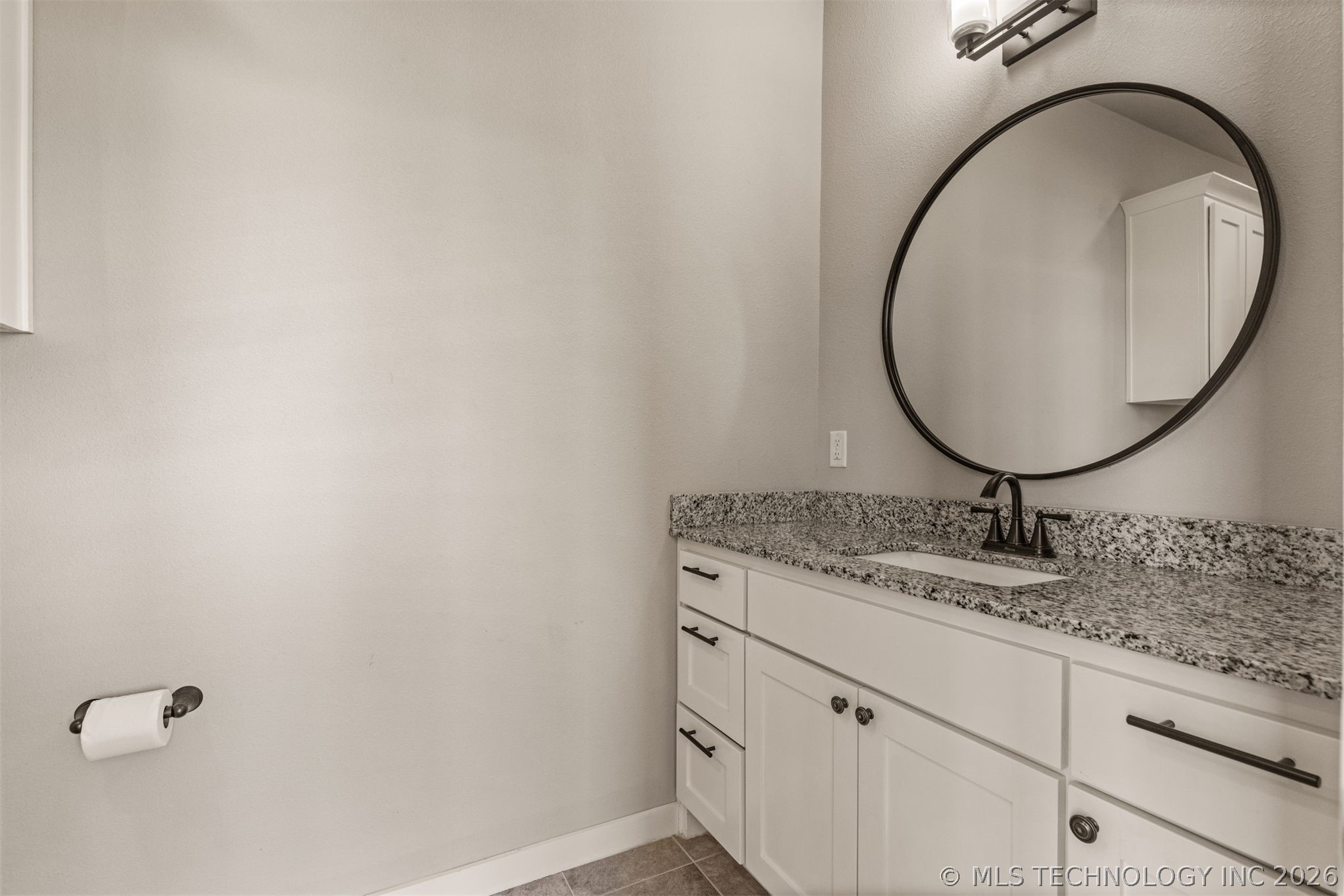 121 S Cedar Avenue Property Photo 18