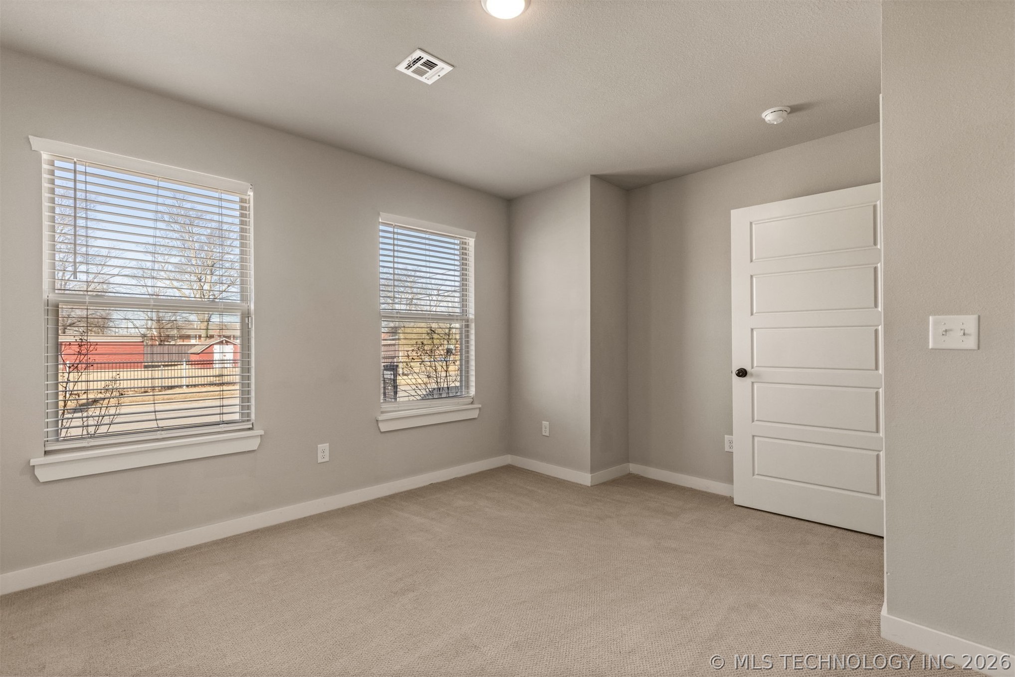 121 S Cedar Avenue Property Photo 25