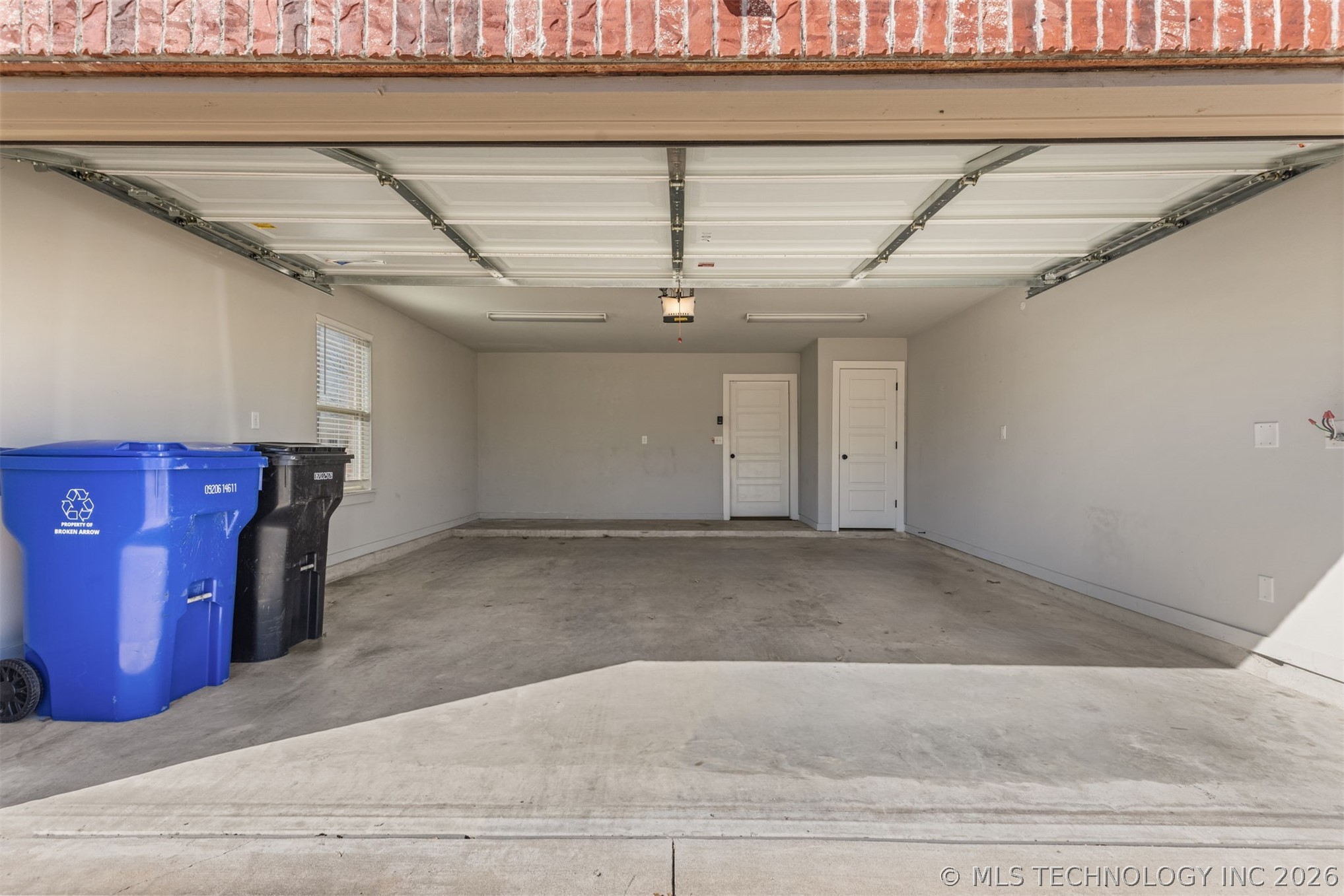 121 S Cedar Avenue Property Photo 29