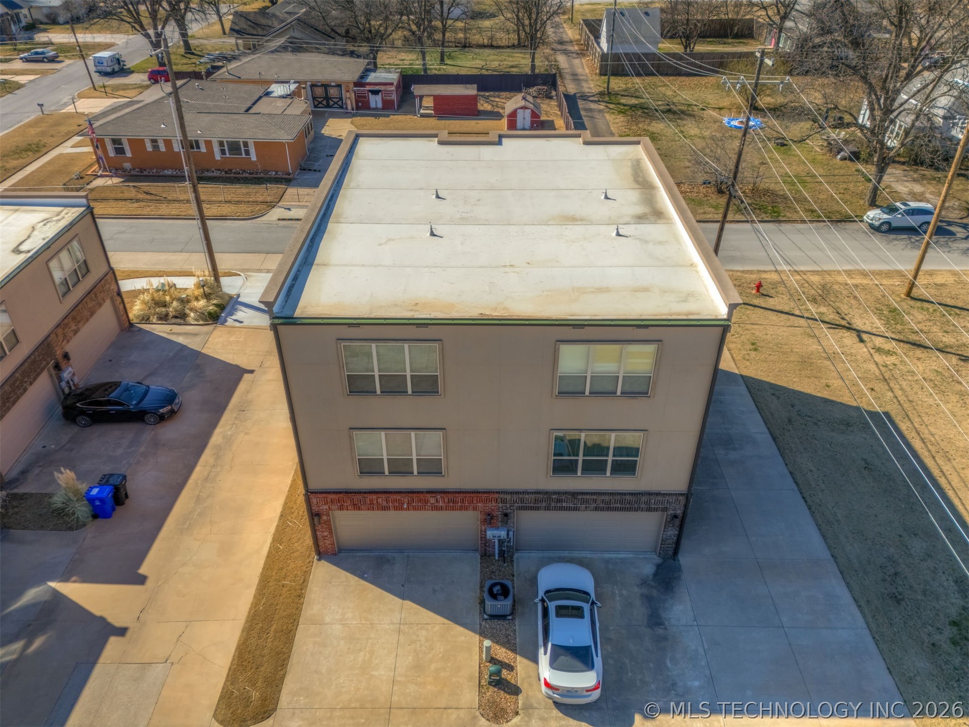 121 S Cedar Avenue Property Photo 40
