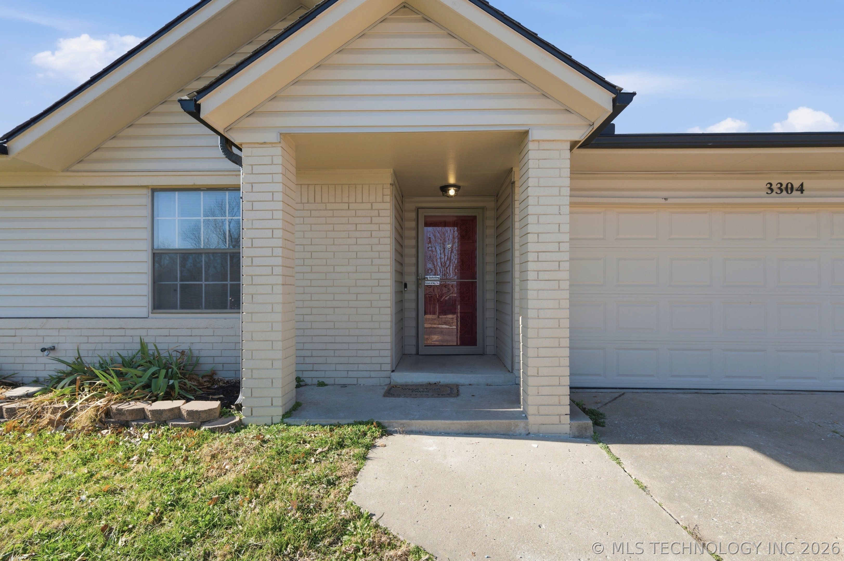 3304 S Ash Court Property Photo 3