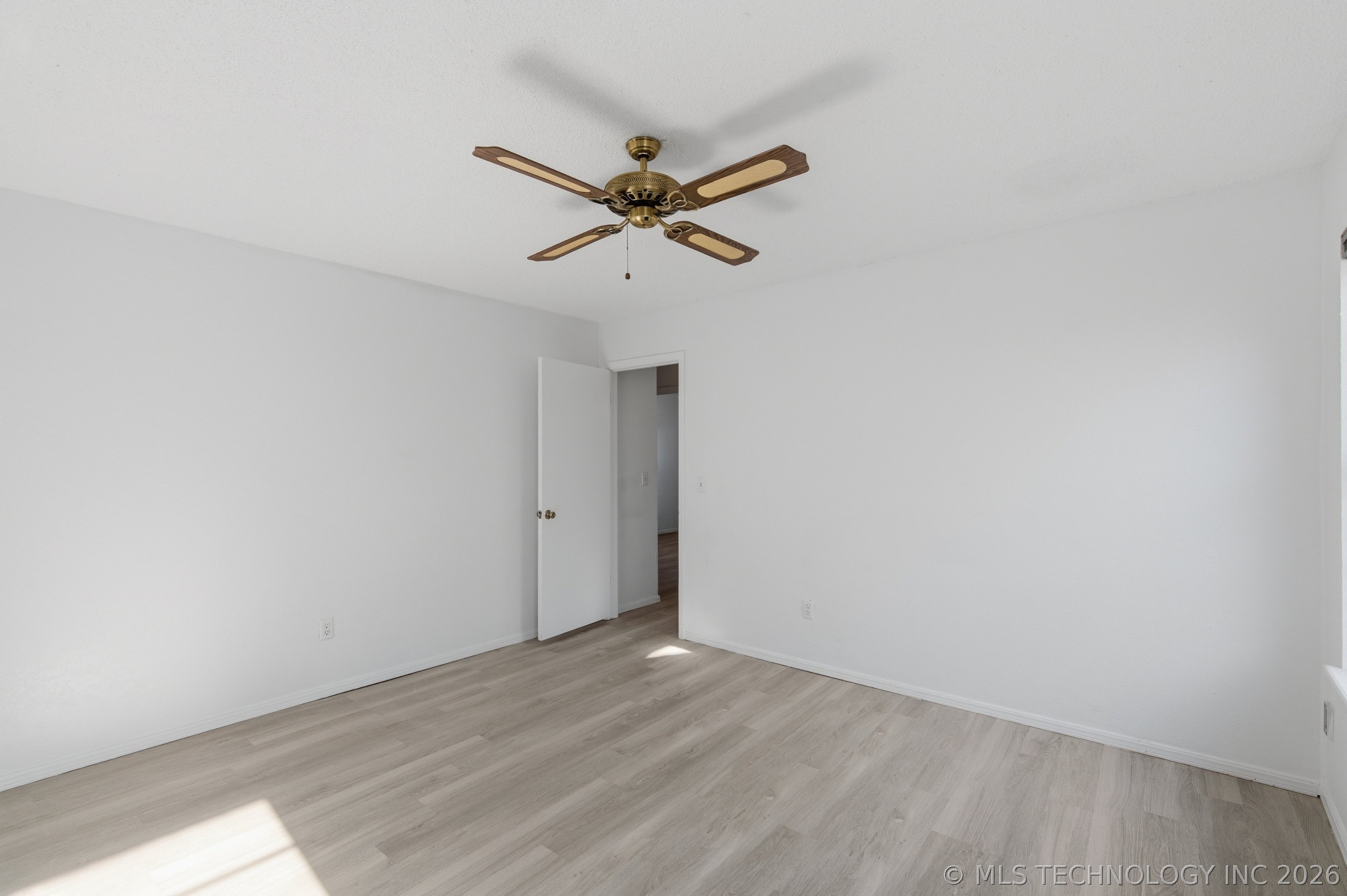 3304 S Ash Court Property Photo 11