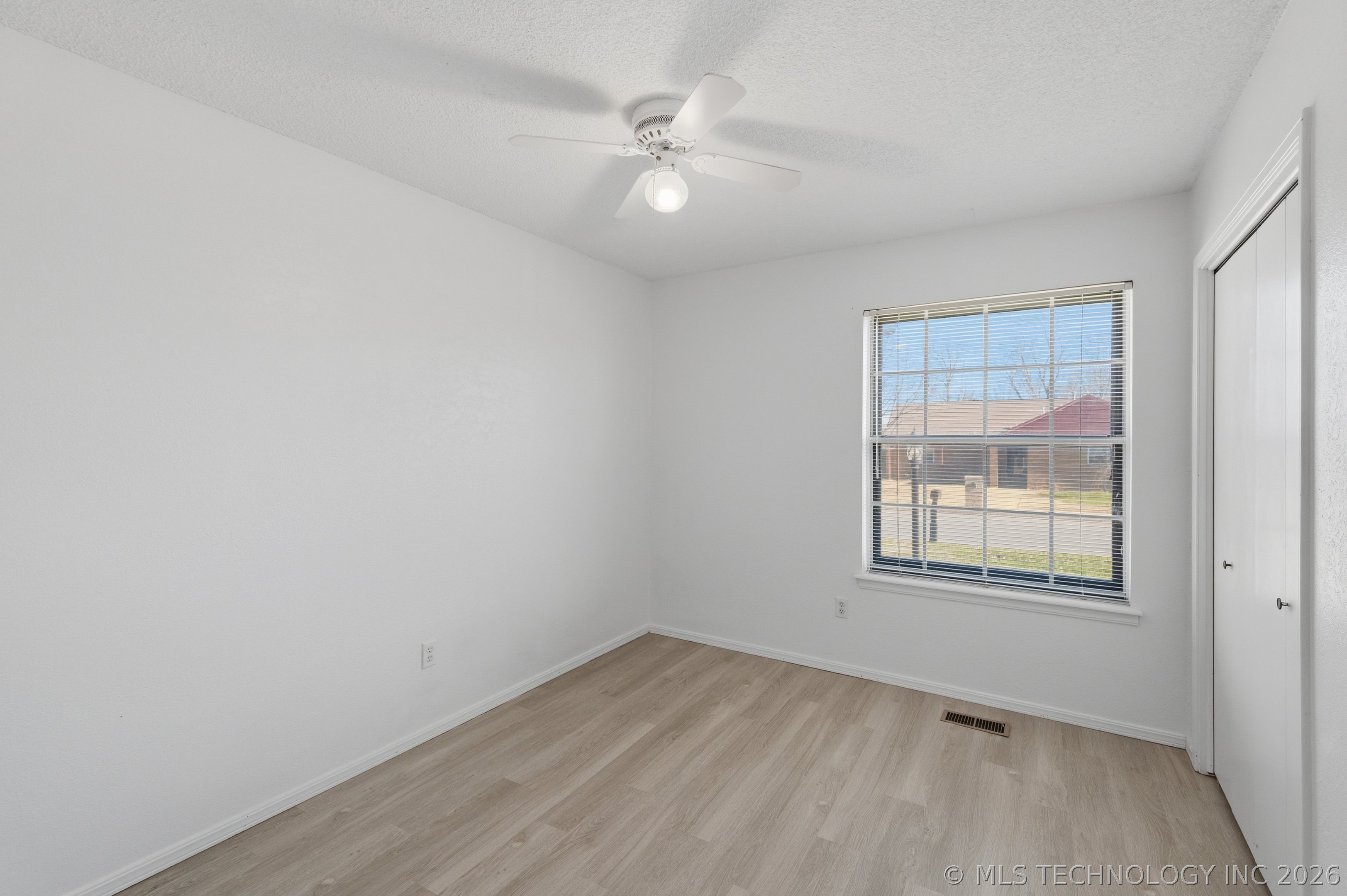 3304 S Ash Court Property Photo 16