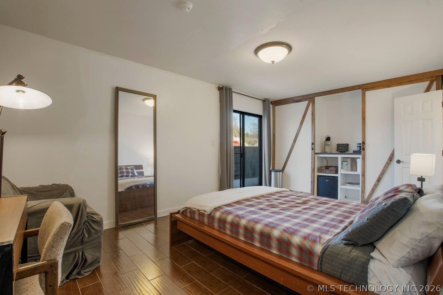 3704 S Madison Avenue Property Photo 22
