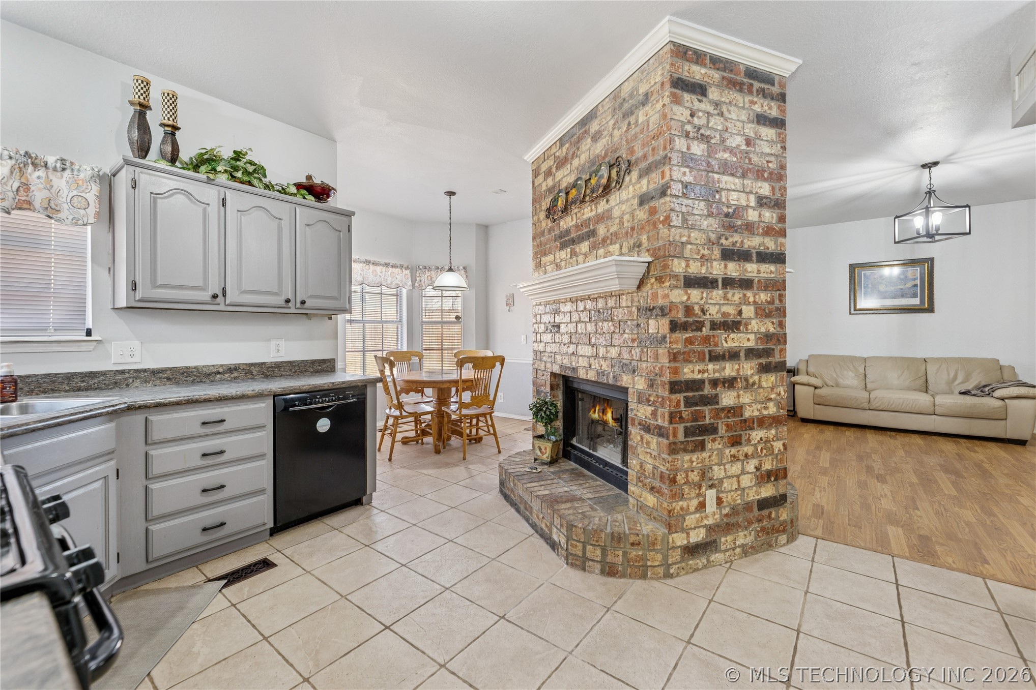 1204 N Willow Avenue Property Photo 5