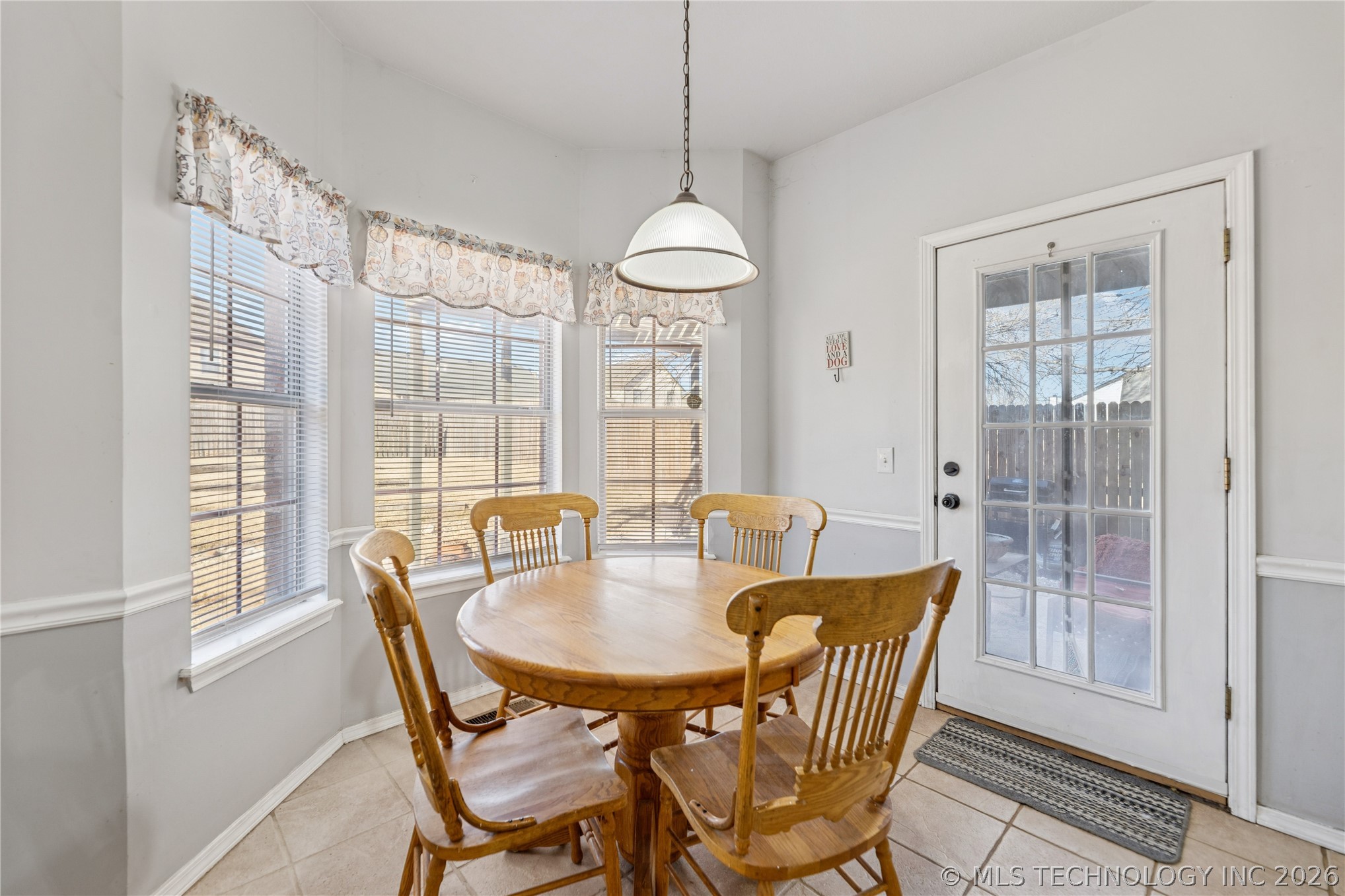 1204 N Willow Avenue Property Photo 6