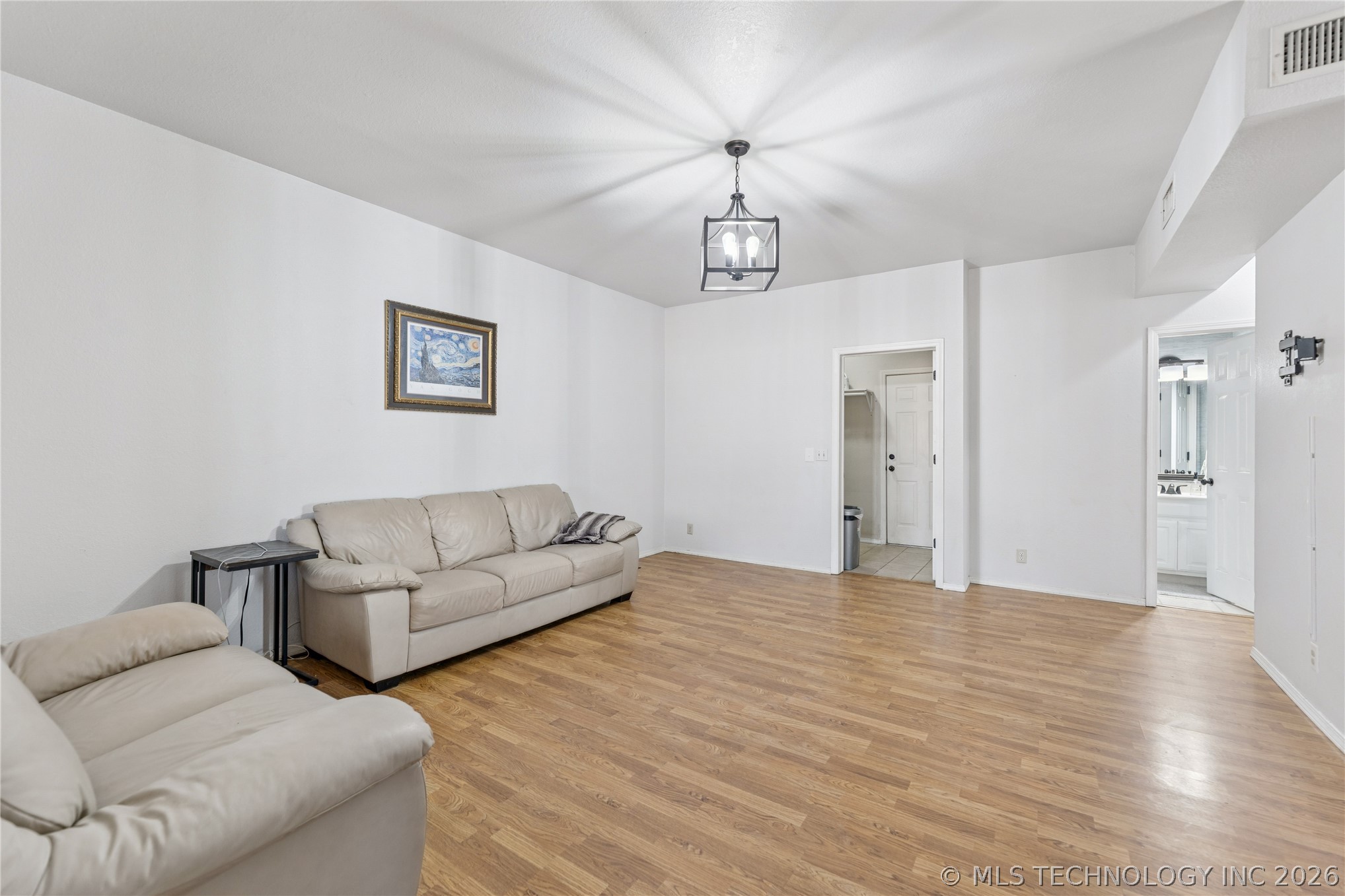 1204 N Willow Avenue Property Photo 12