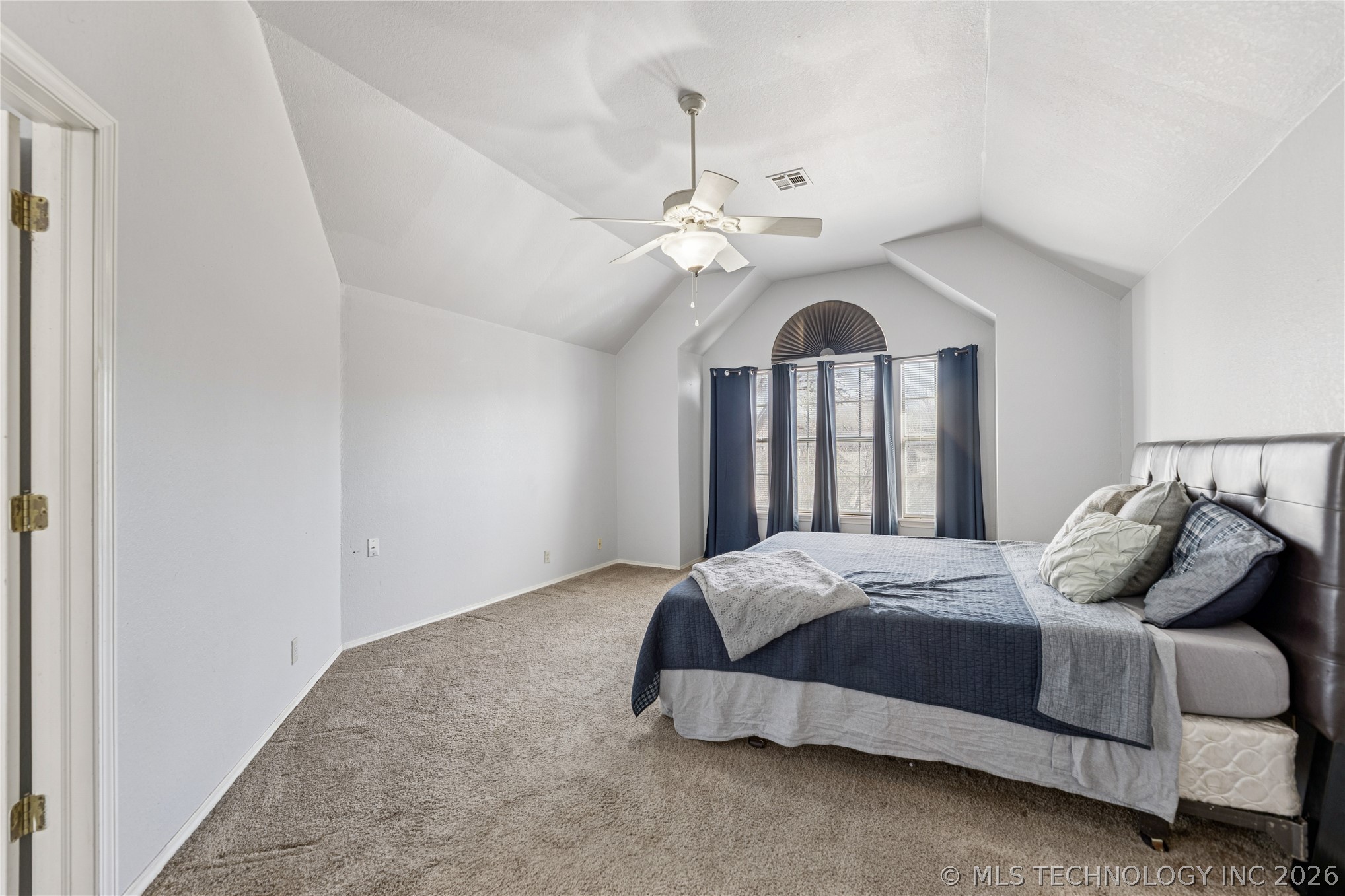 1204 N Willow Avenue Property Photo 13