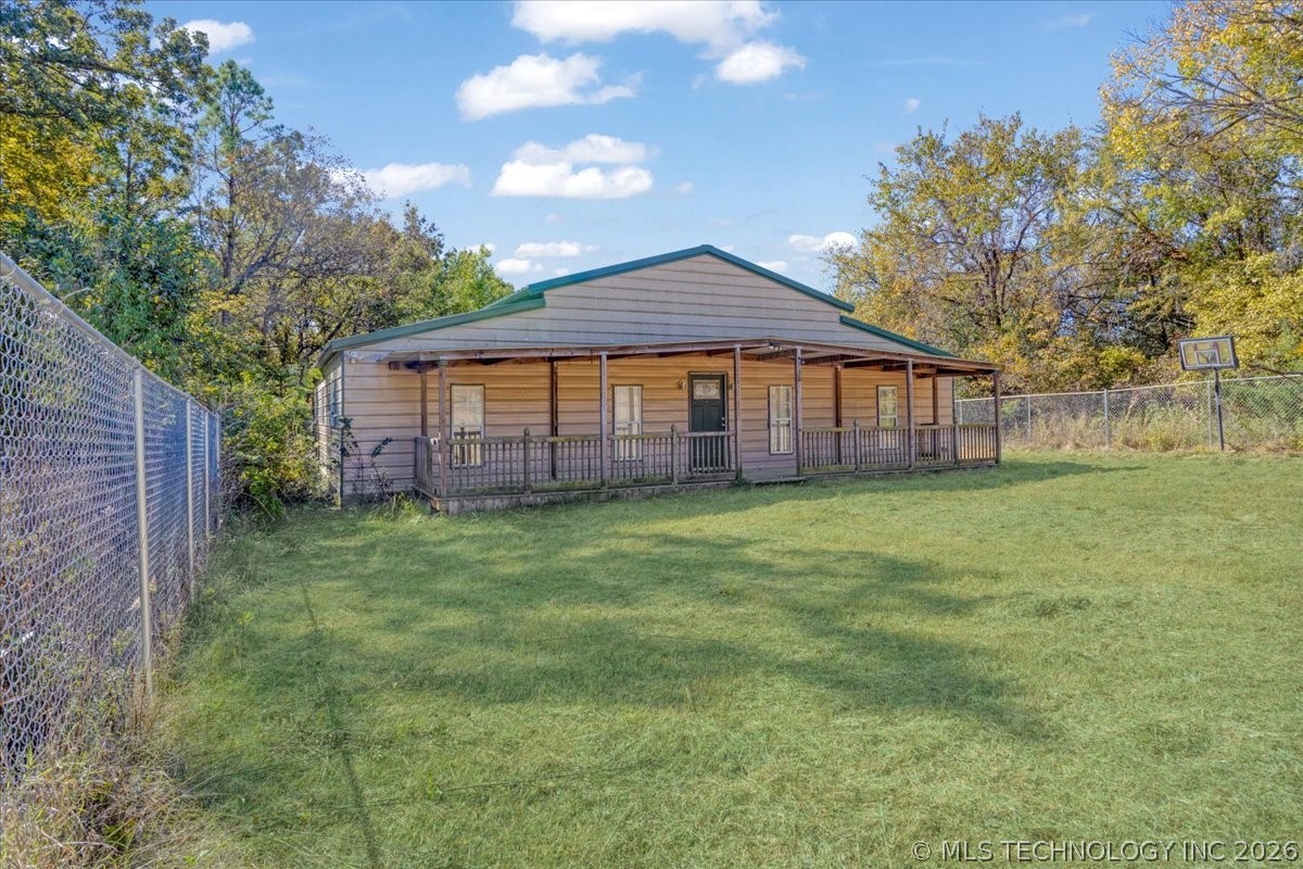 136 Pine Street Property Photo 4