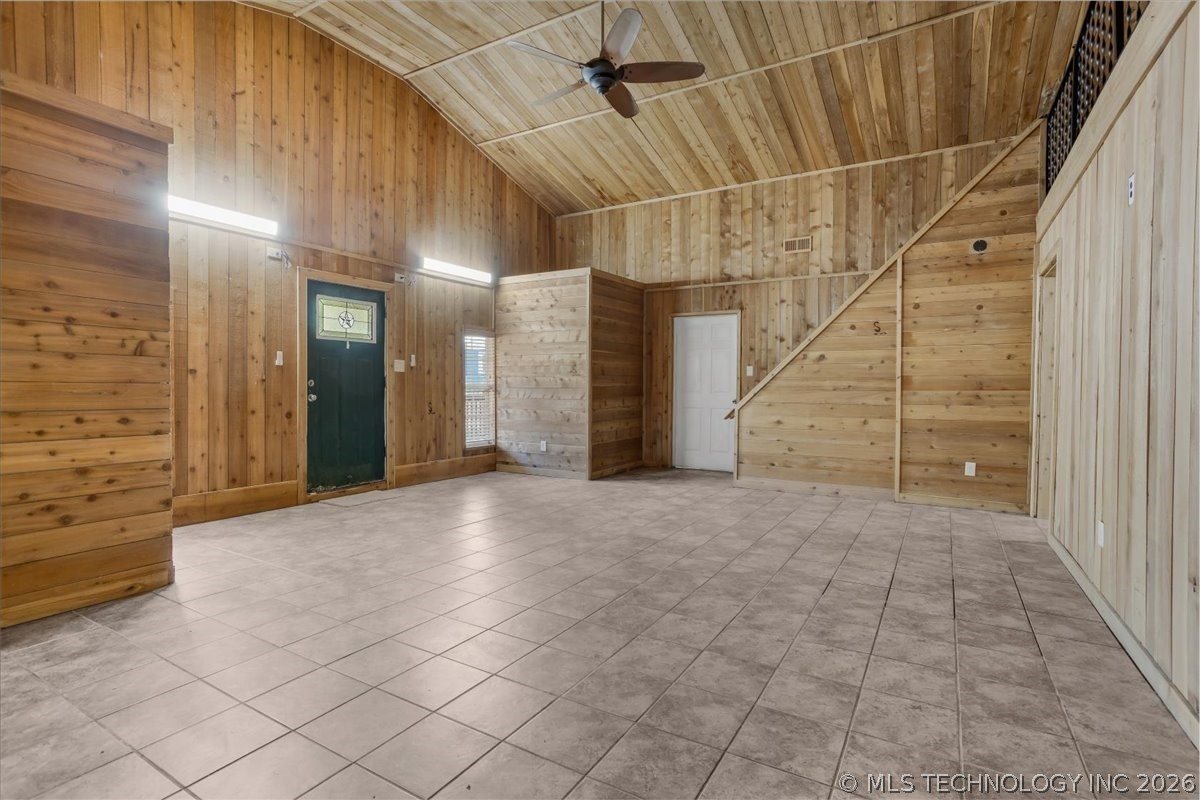 136 Pine Street Property Photo 7
