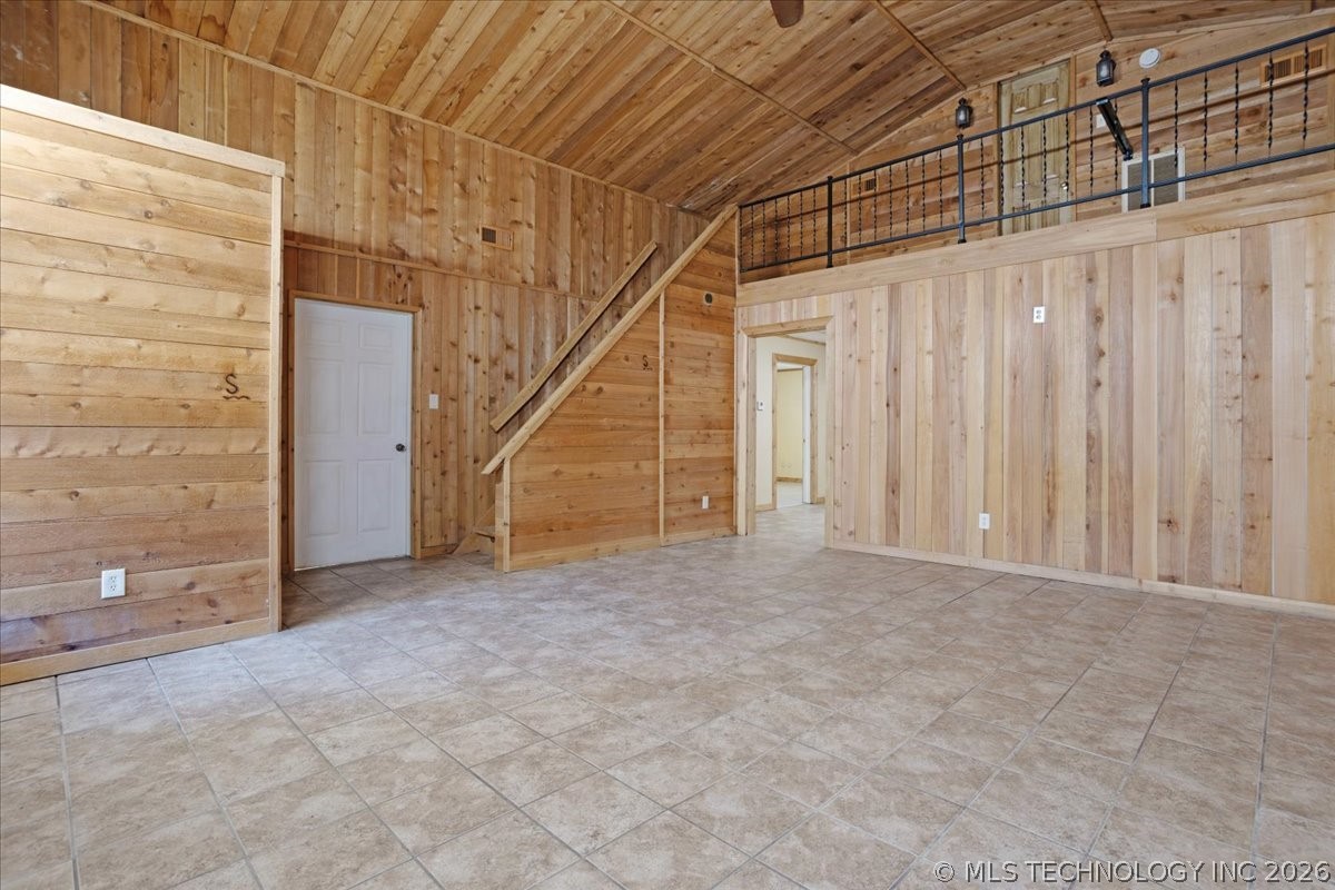 136 Pine Street Property Photo 9