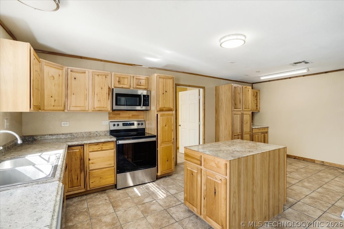 136 Pine Street Property Photo 10