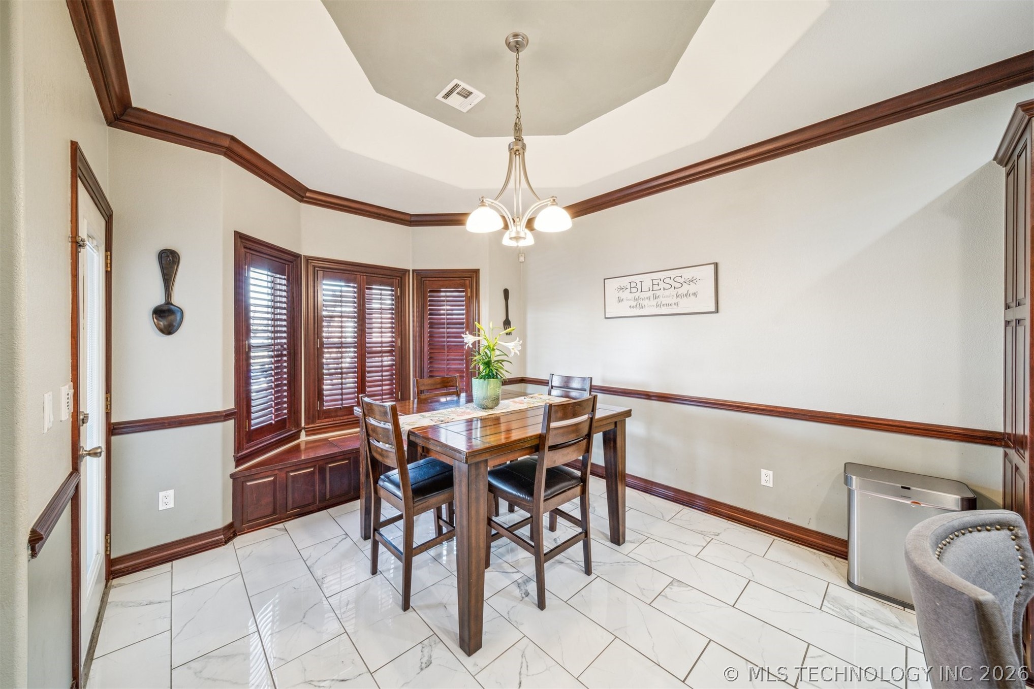 1215 Lyndsey Lane Property Photo 16