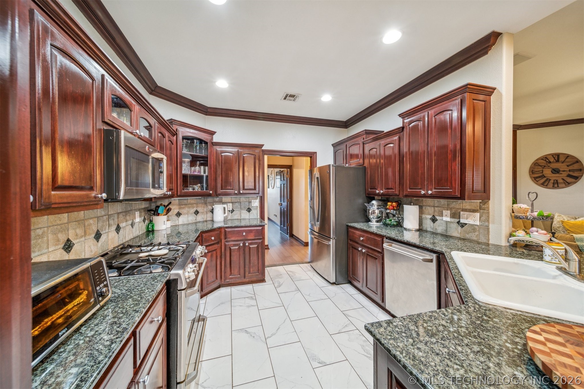 1215 Lyndsey Lane Property Photo 19