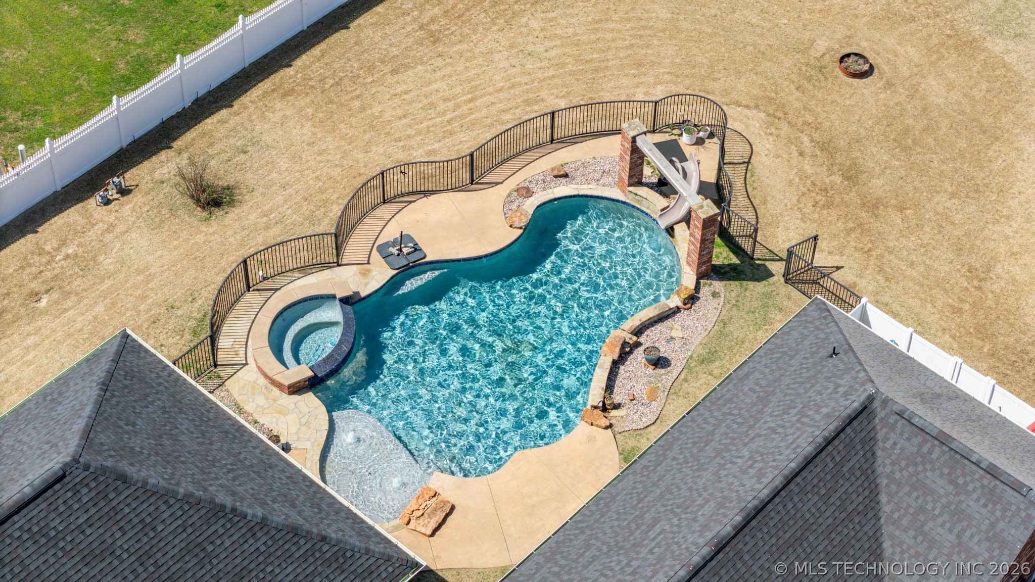 1215 Lyndsey Lane Property Photo 47