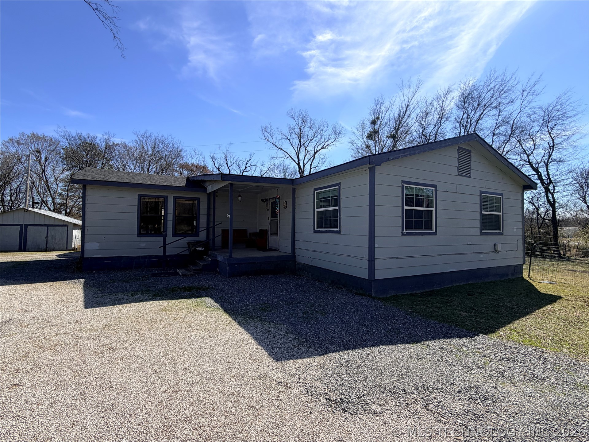 402 Robertson Highway Property Photo 1