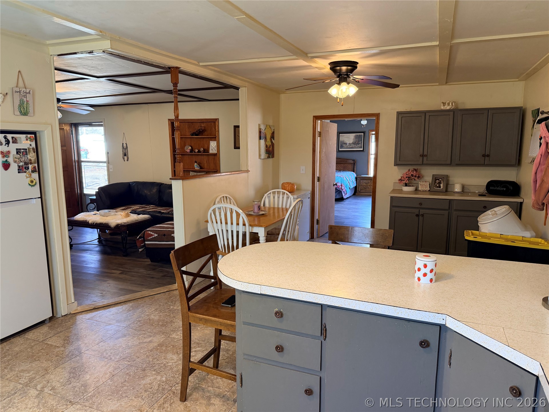402 Robertson Highway Property Photo 8