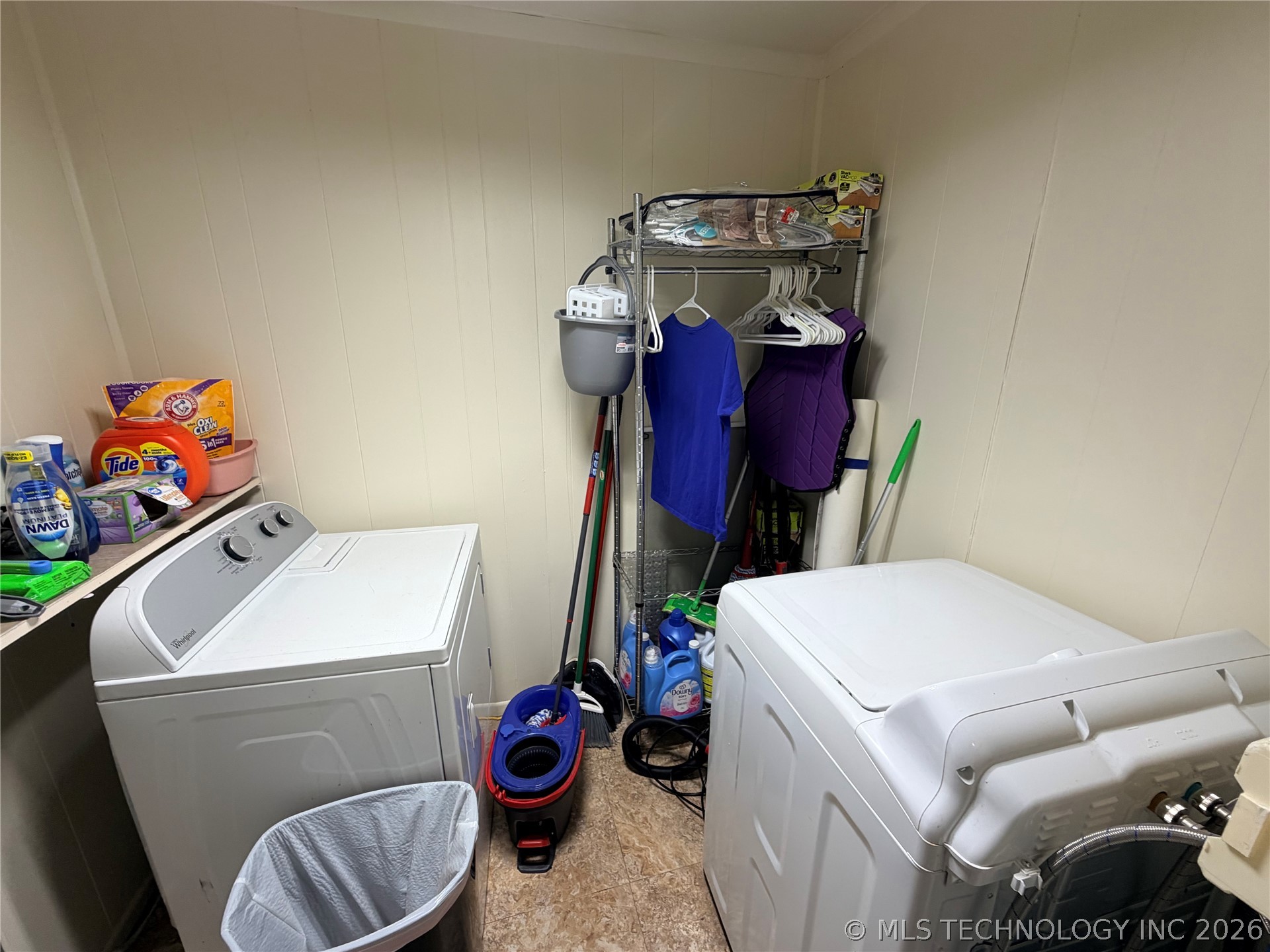 402 Robertson Highway Property Photo 9