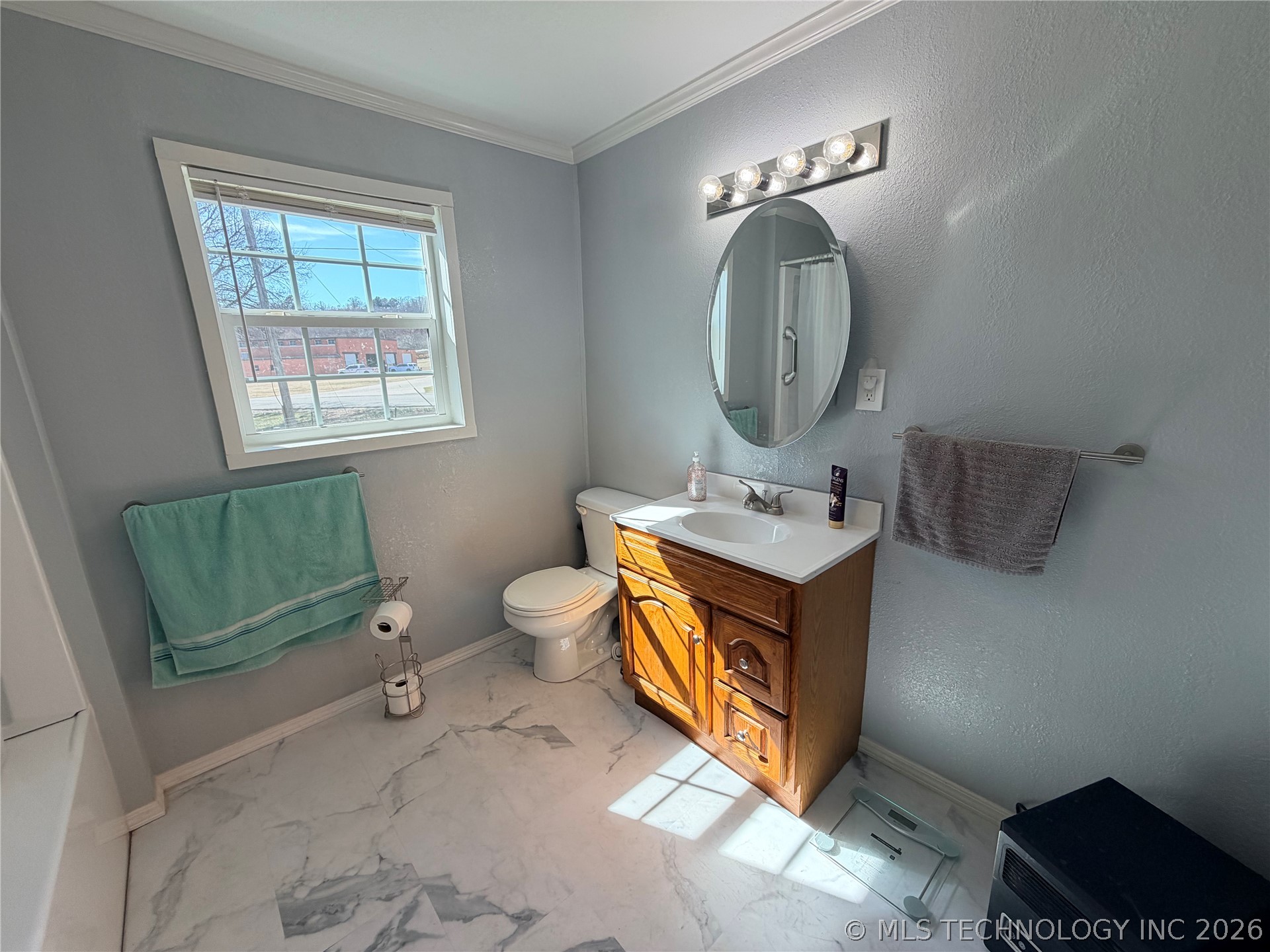 402 Robertson Highway Property Photo 13