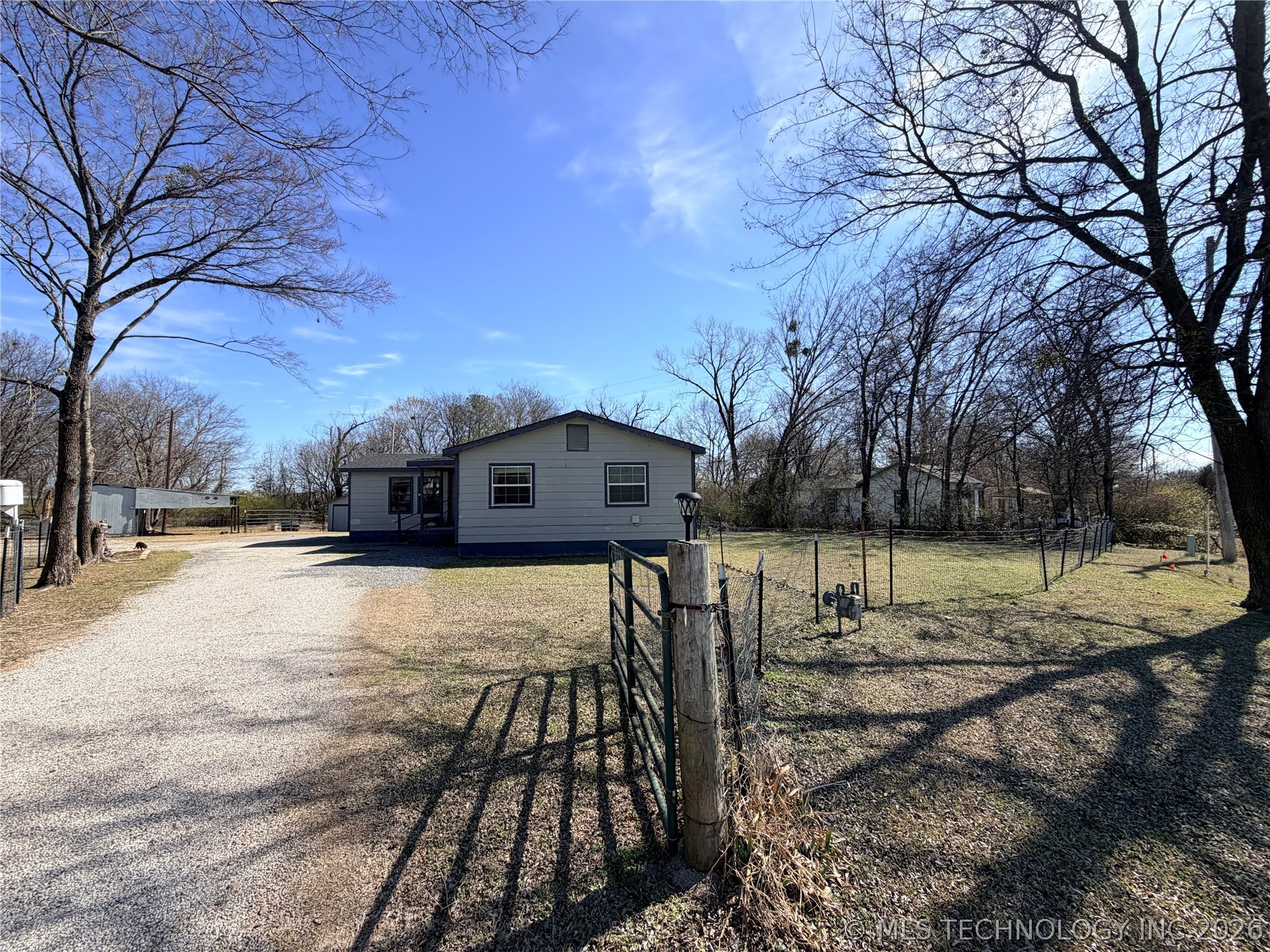 402 Robertson Highway Property Photo 19