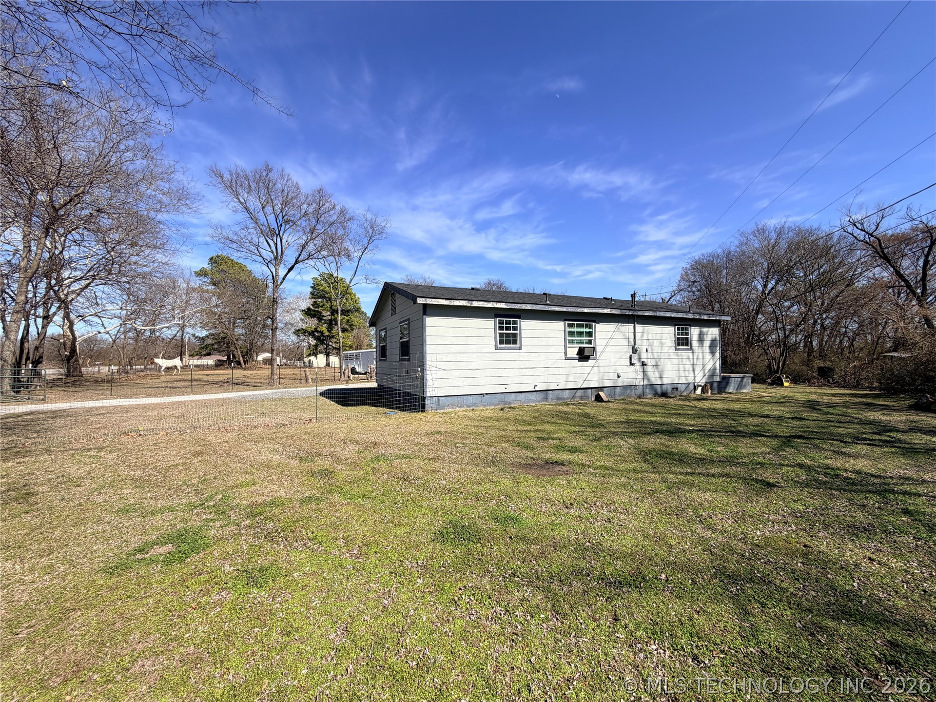402 Robertson Highway Property Photo 20