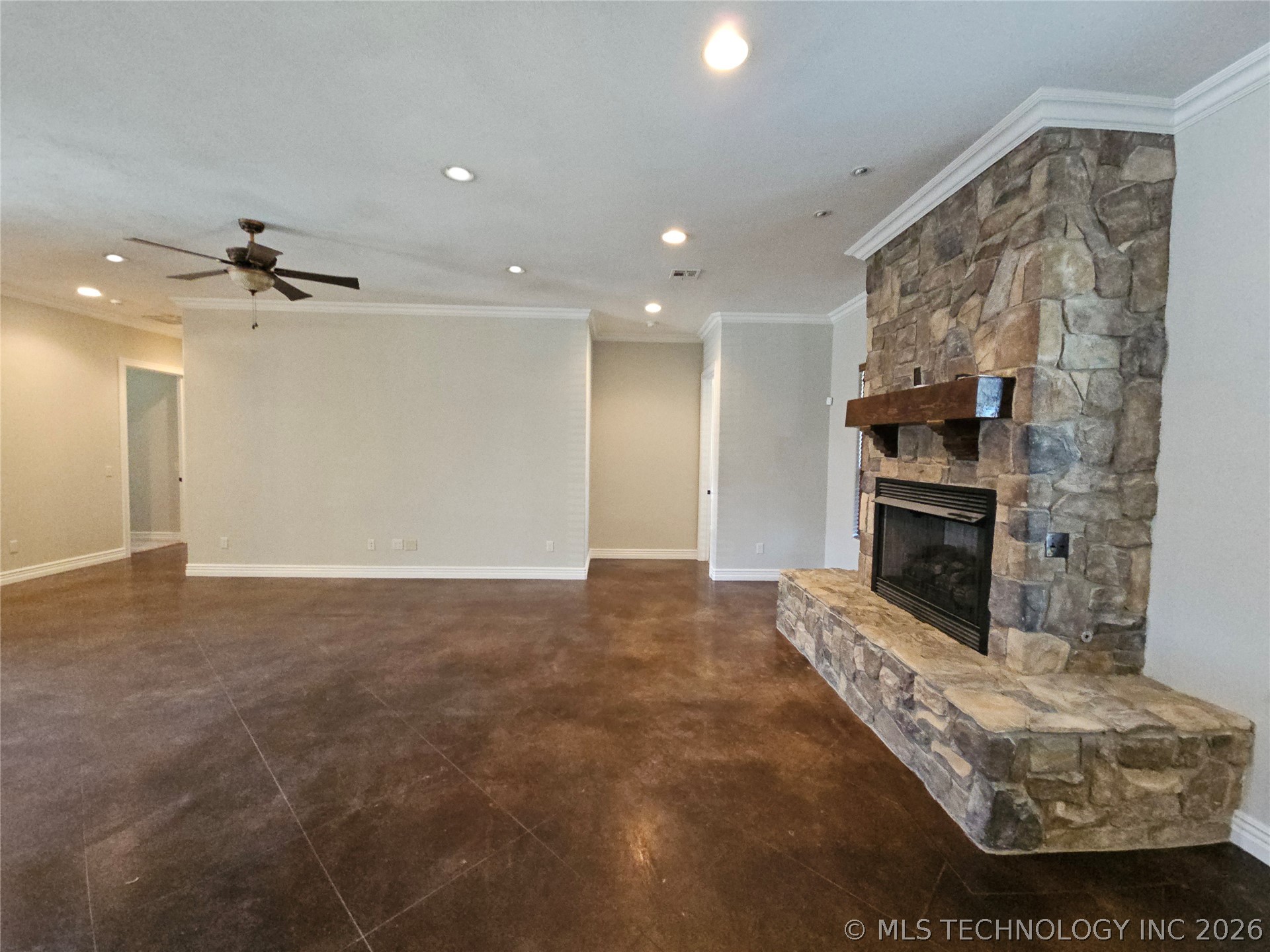 1003 Sunnybrook Property Photo 8
