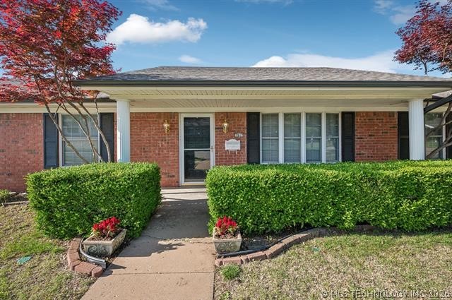 7912 E 53rd Street Property Photo 1