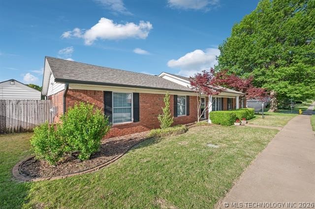 7912 E 53rd Street Property Photo 2