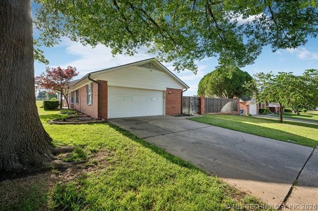 7912 E 53rd Street Property Photo 3