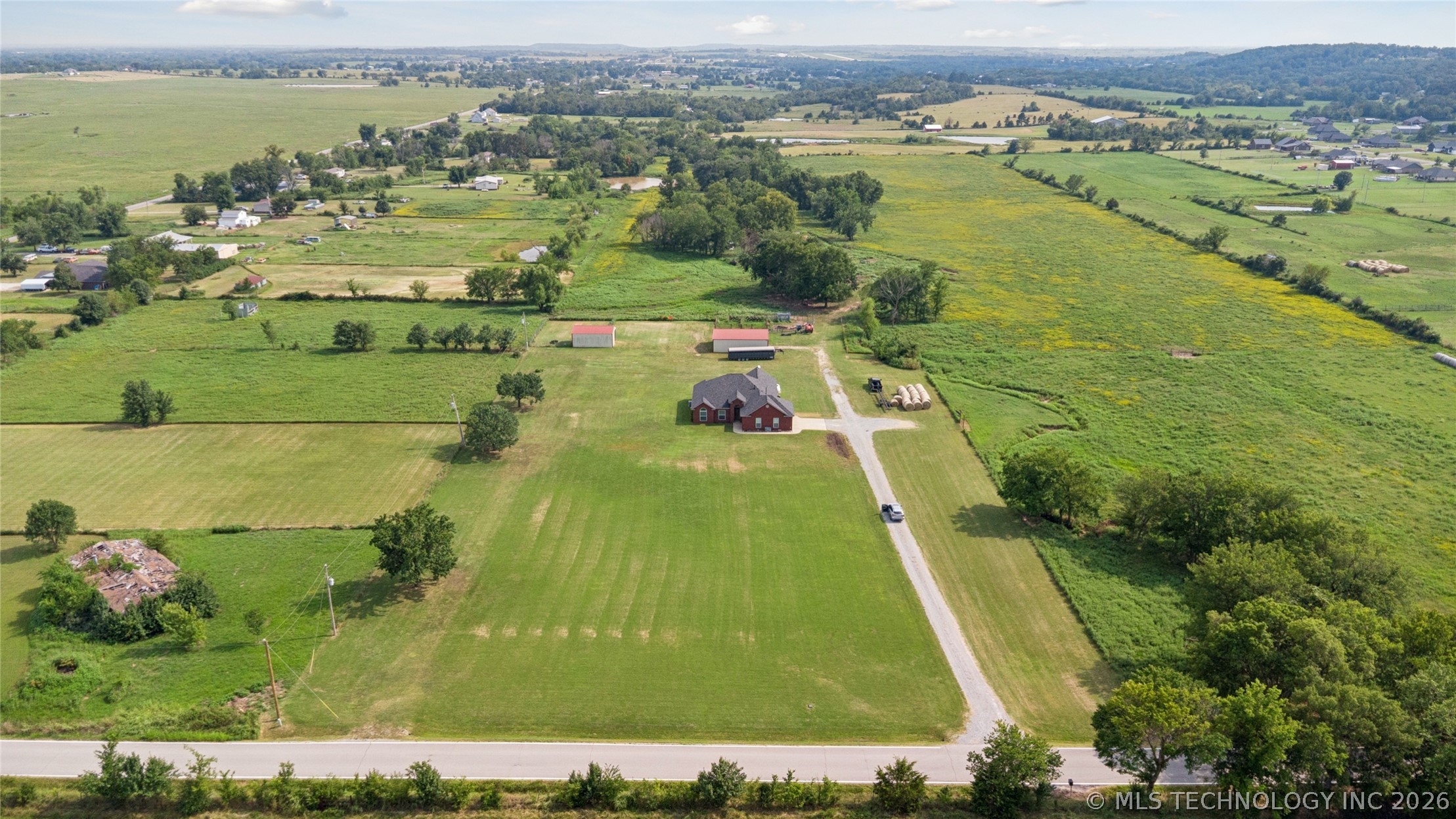25 E 470 Road Property Photo 1