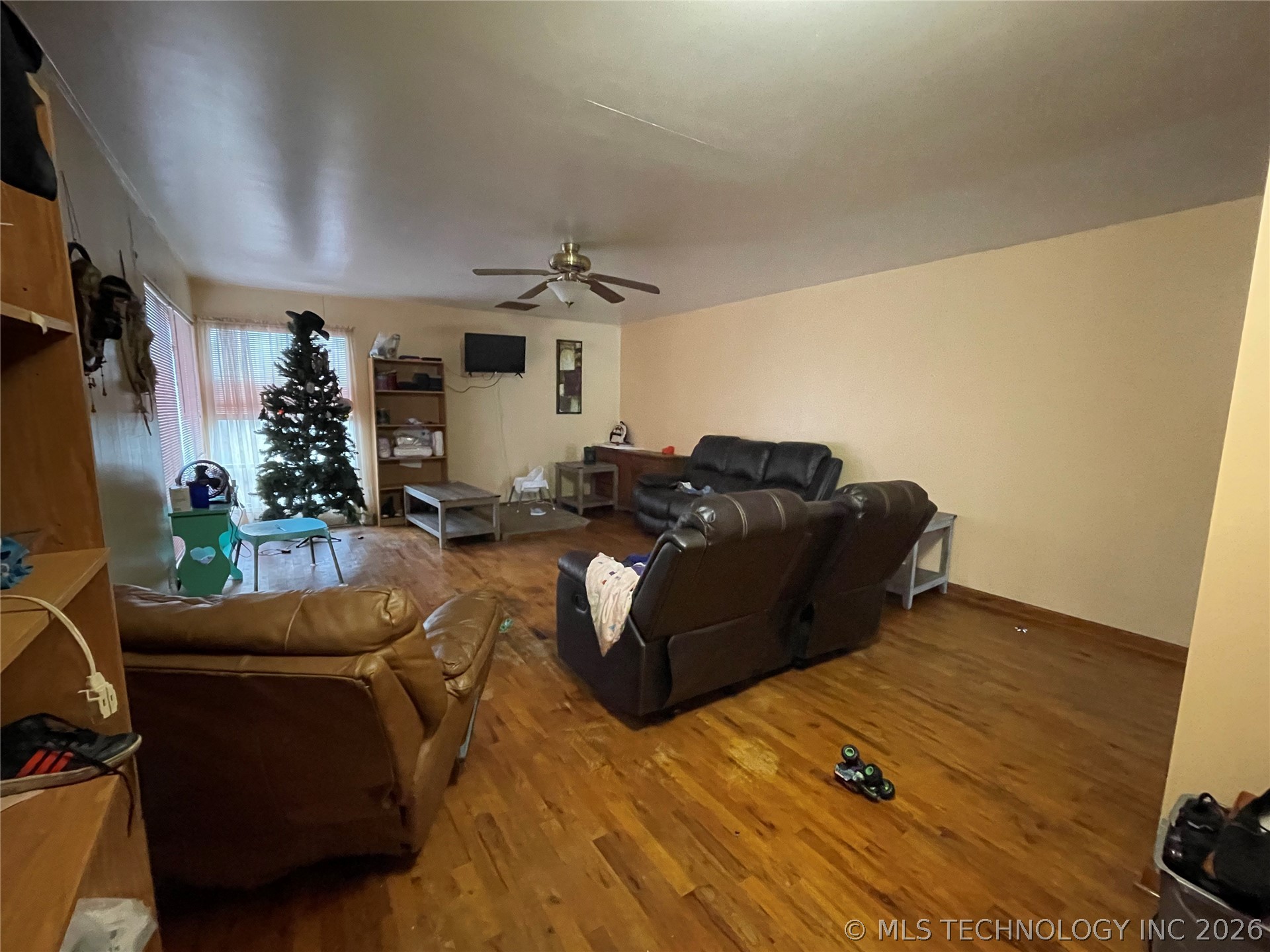 346 W 8th Street Property Photo 9