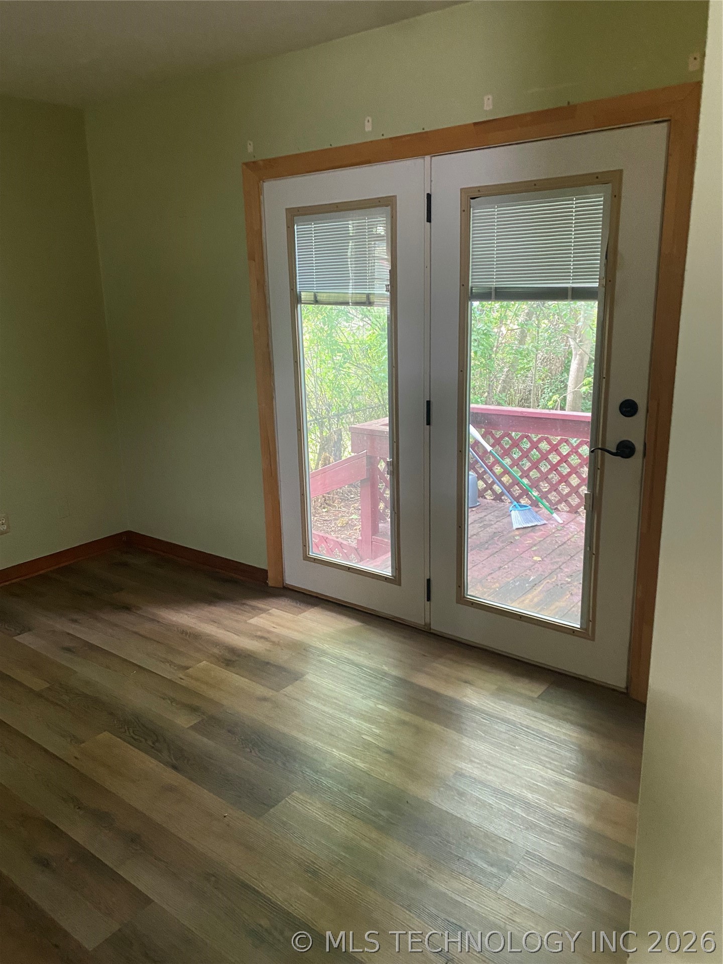 346 W 8th Street Property Photo 20