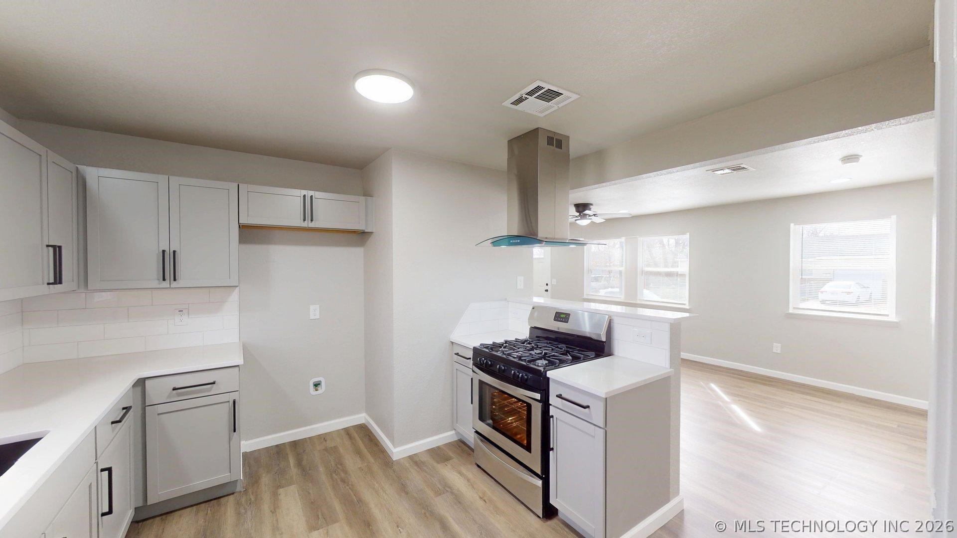 241 E 53rd Street N Property Photo 8