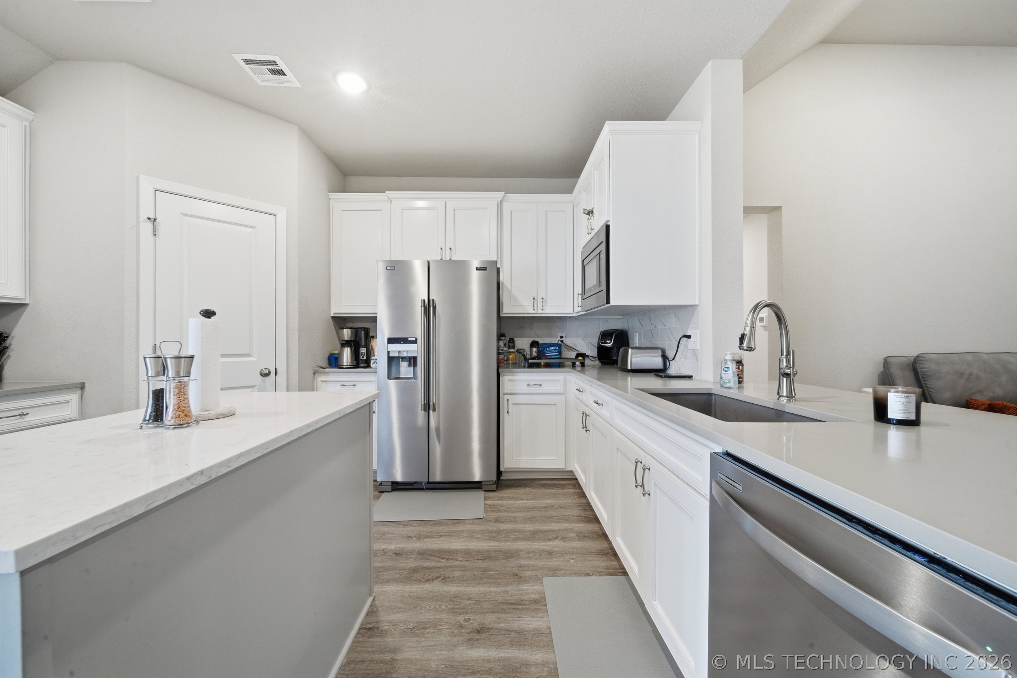 12429 S Norwood Avenue Property Photo 12